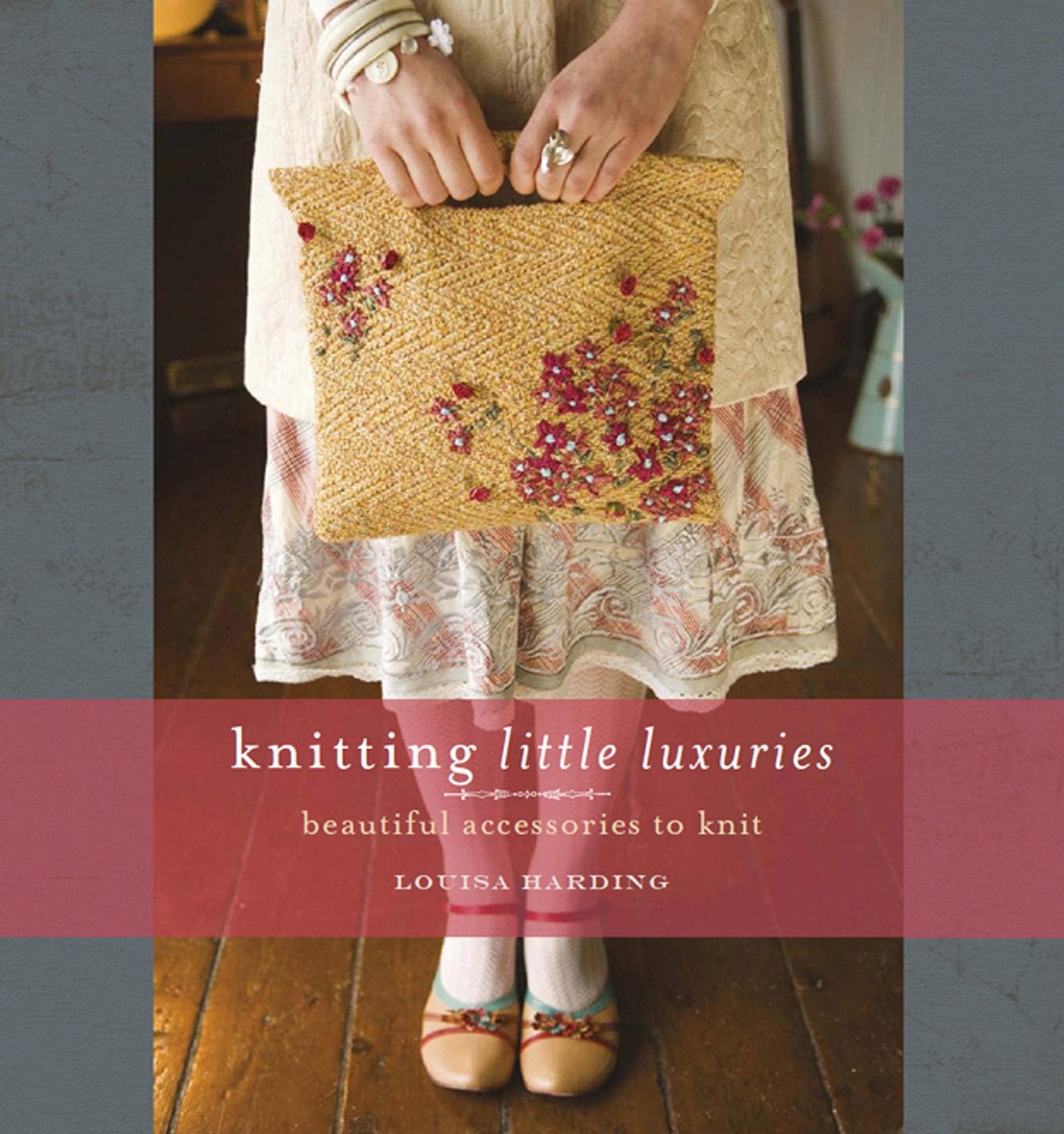 Knitting Little Luxuries: Beautiful Accessories to Knit Hobbies & Crafts
