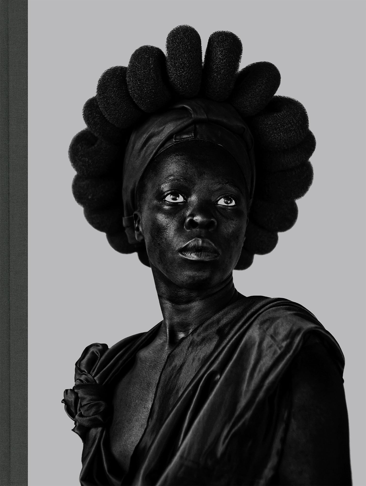 Zanele Muholi : Somnyama Ngonyama, Hail the Dark Lioness Books