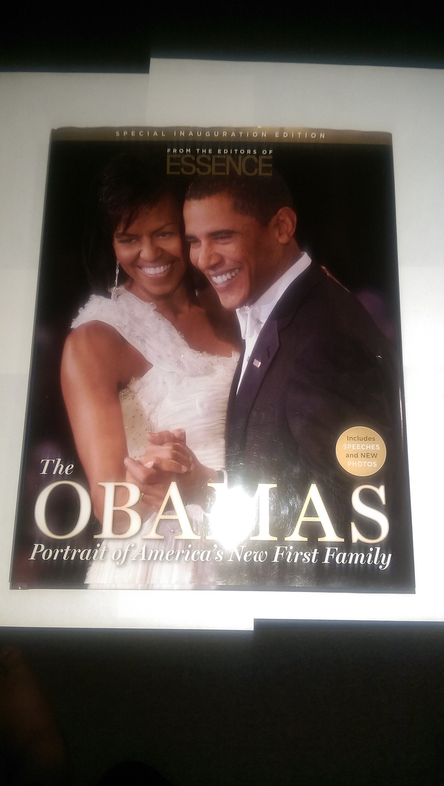 The Obamas: Portrait of America's New First Family: From the Editors of Essence: Portrait of America's New First Family. Special Inauguration Editon. Includes Speeches and New Photos Politics & Society Books
