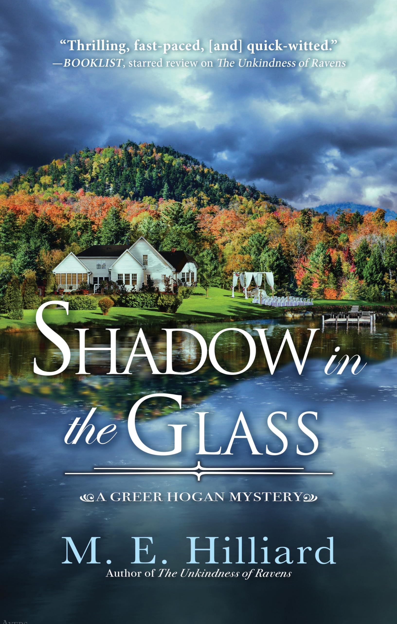 Shadow in the Glass (A Greer Hogan Mystery, Band 2) Contemporary literature