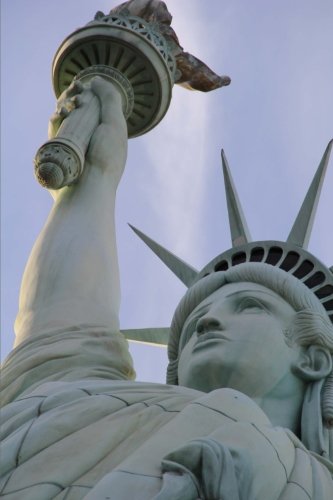 Statue of Liberty Skyward Journal: (Statue of Liberty Journal, Notebook, Diary, Log Book, Landmarks, School Composition Book, 6 x 9", Medium, Ruled) Books