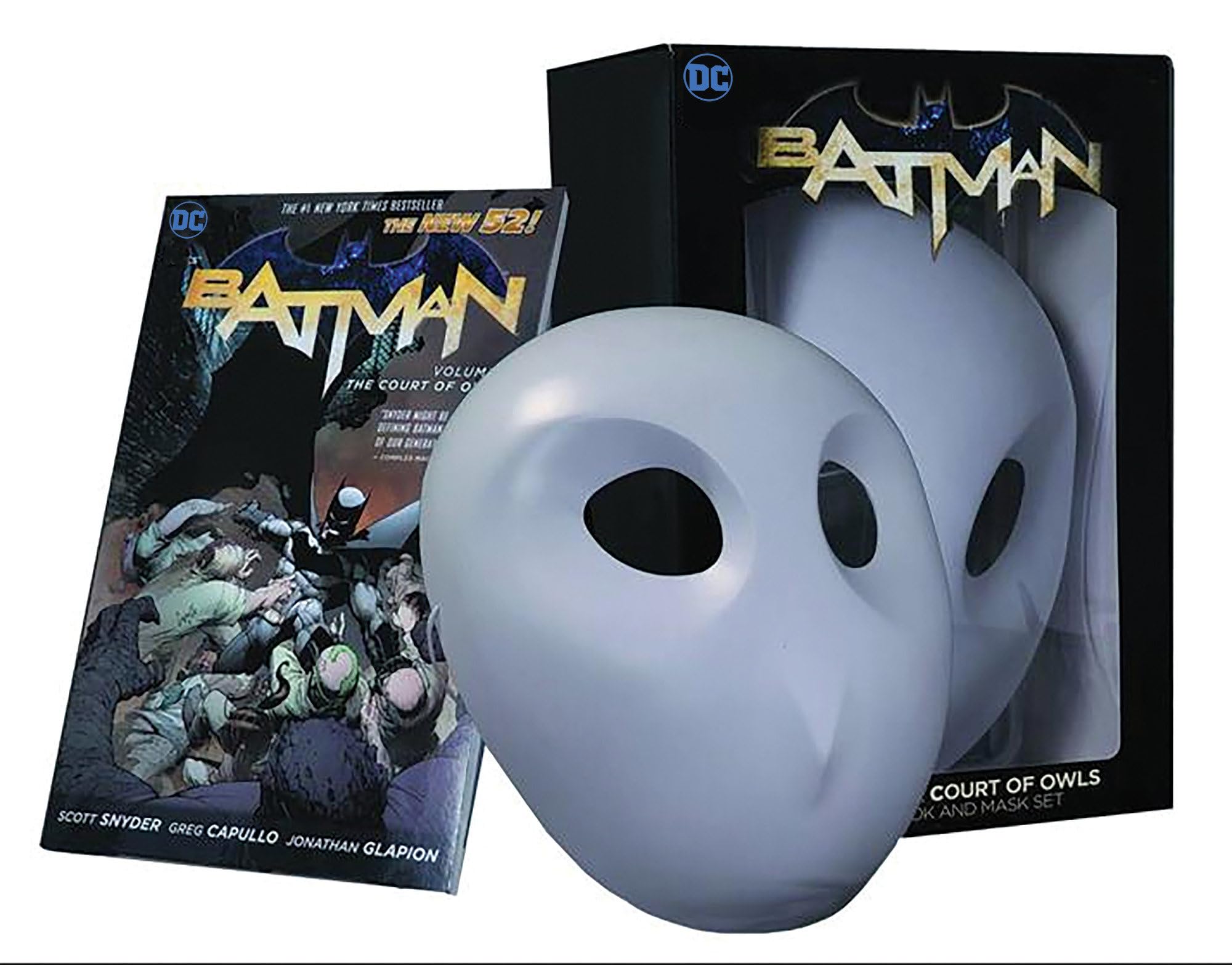 Batman: The Court of Owls Mask and Book Set Manga