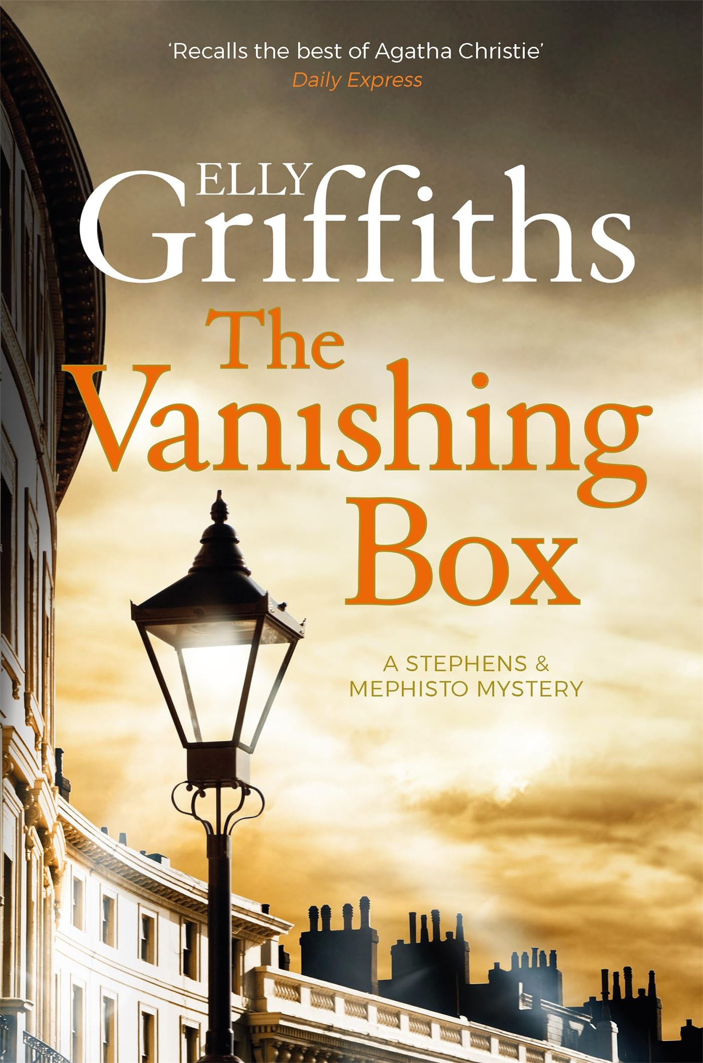 The Vanishing Box: The Brighton Mysteries 4: Elly Griffiths Contemporary literature