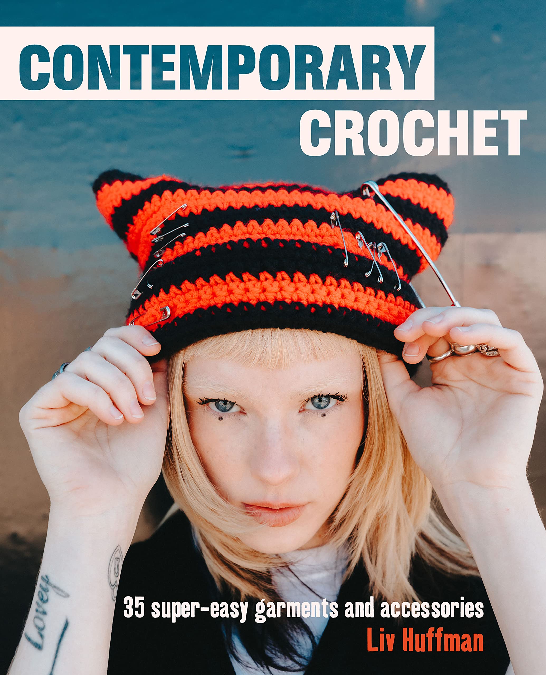 Contemporary Crochet: 35 Super-Easy Garments and Accessories Hobbies & Crafts