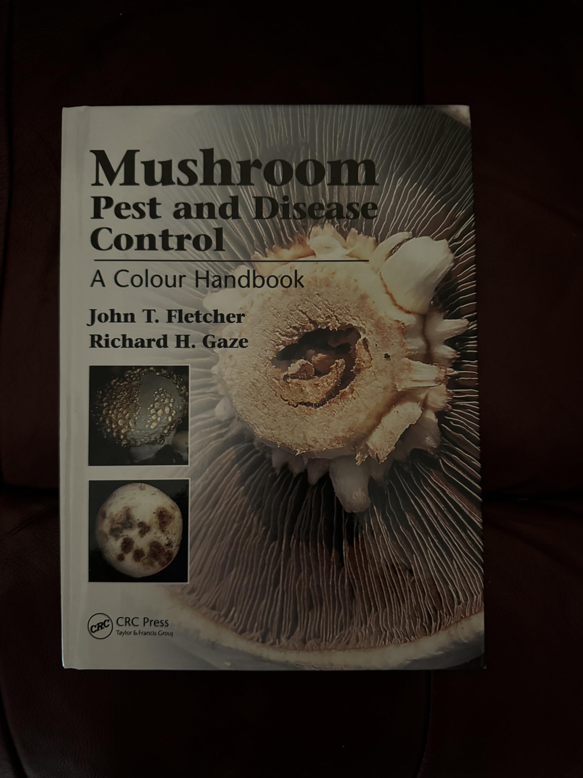 Mushroom Pest and Disease Control: A Colour Handbook (A Color Handbook) Media & Communication