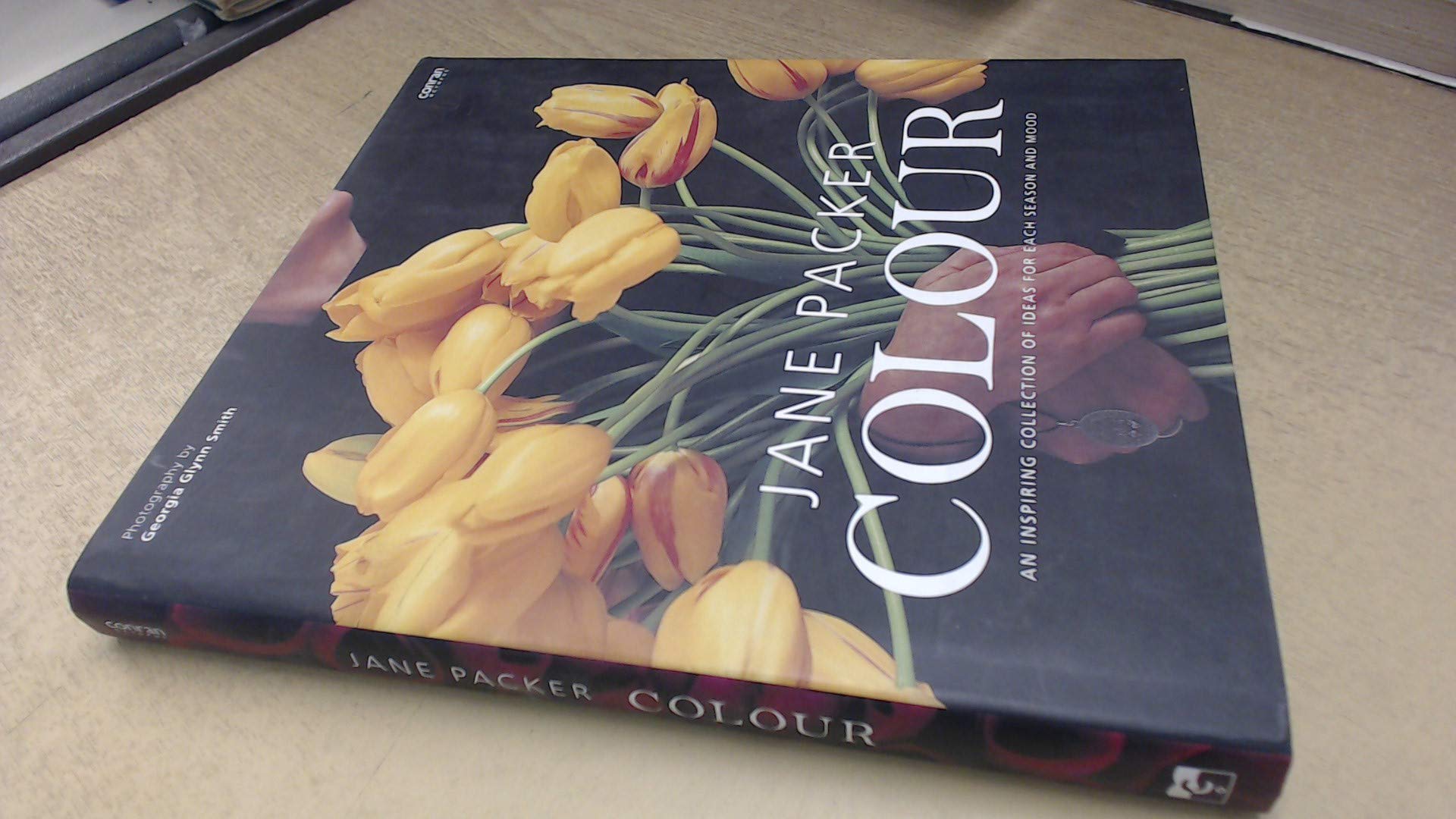 Colour: An Inspiring Collection of Ideas for Each Season and Mood Hobbies & Crafts