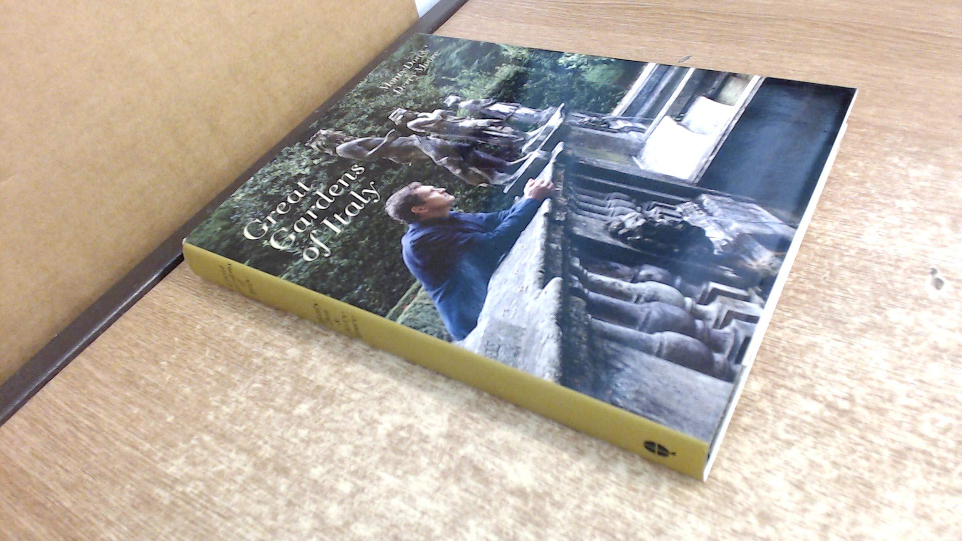 The Great Gardens of Italy book
