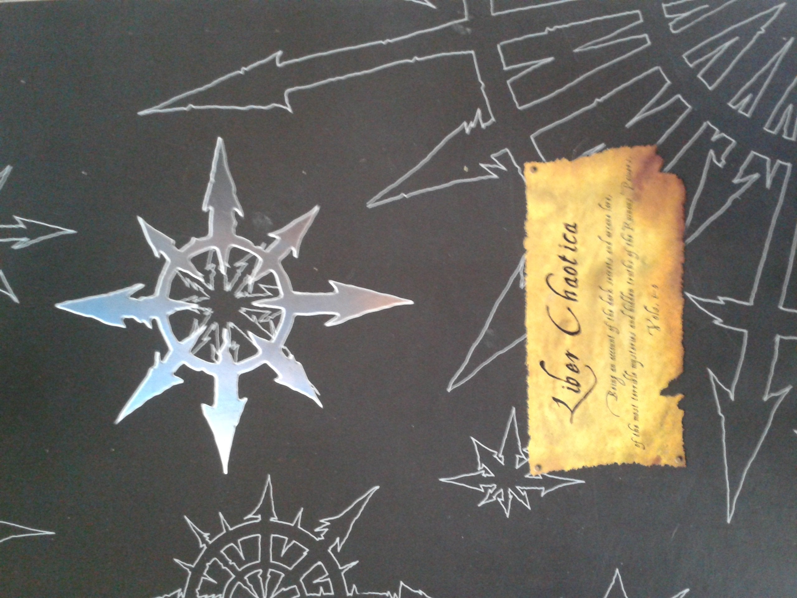 Liber Chaotica Complete: Being an account of the dark secrets and arcane law of the most terible mysteries and hidden truths of the ruinous powers (Warhammer S.) Historical Fiction