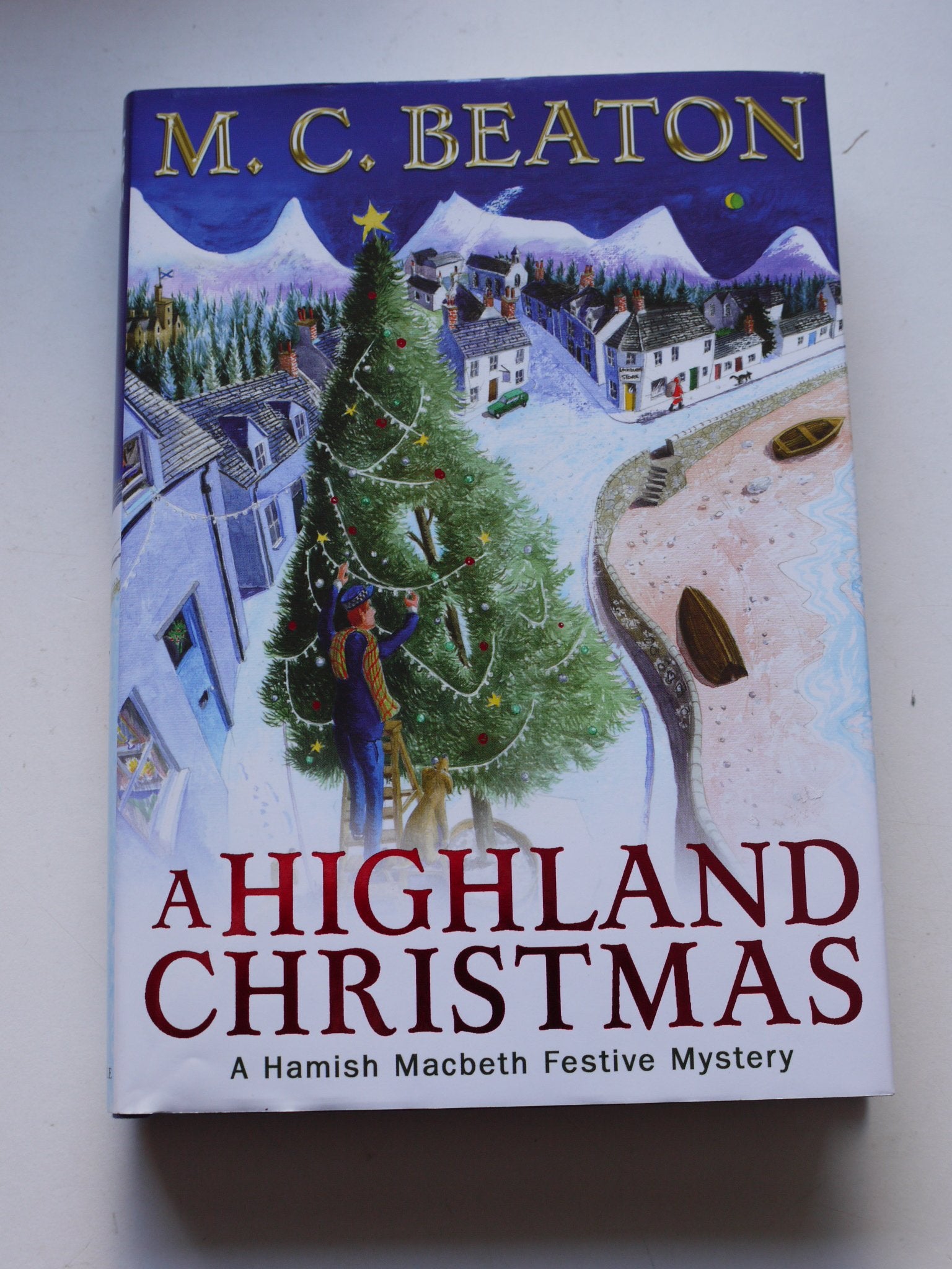 A Highland Christmas: A Hamish Macbeth Festive Mystery (Hamish Macbeth Murder Mystery) Holiday Reading