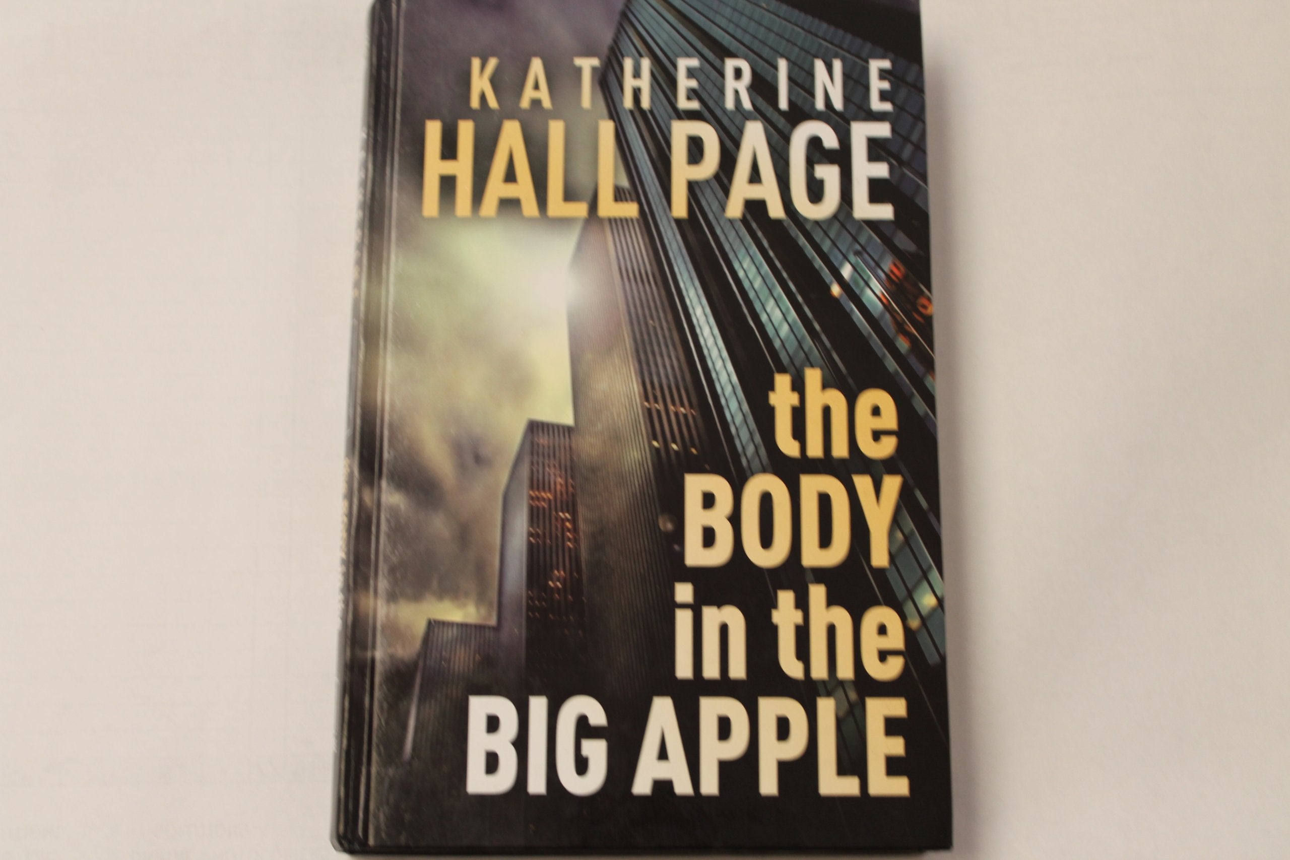 The Body In The Big Apple (Ulverscroft) Contemporary literature