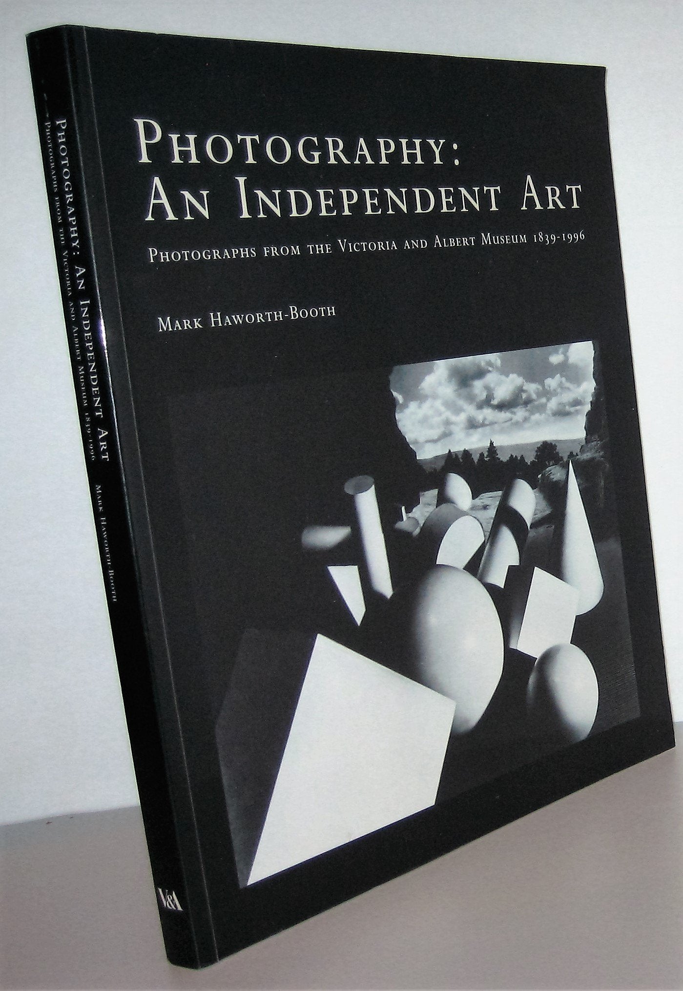 Photography: An Independent Art - Photographs from the Victoria and Albert Museum 1839-1996 Travel