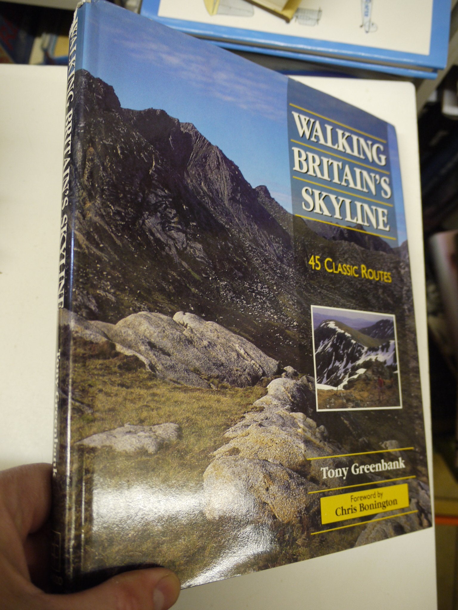 Walking Britain's Skyline: 45 Classic Routes Travel