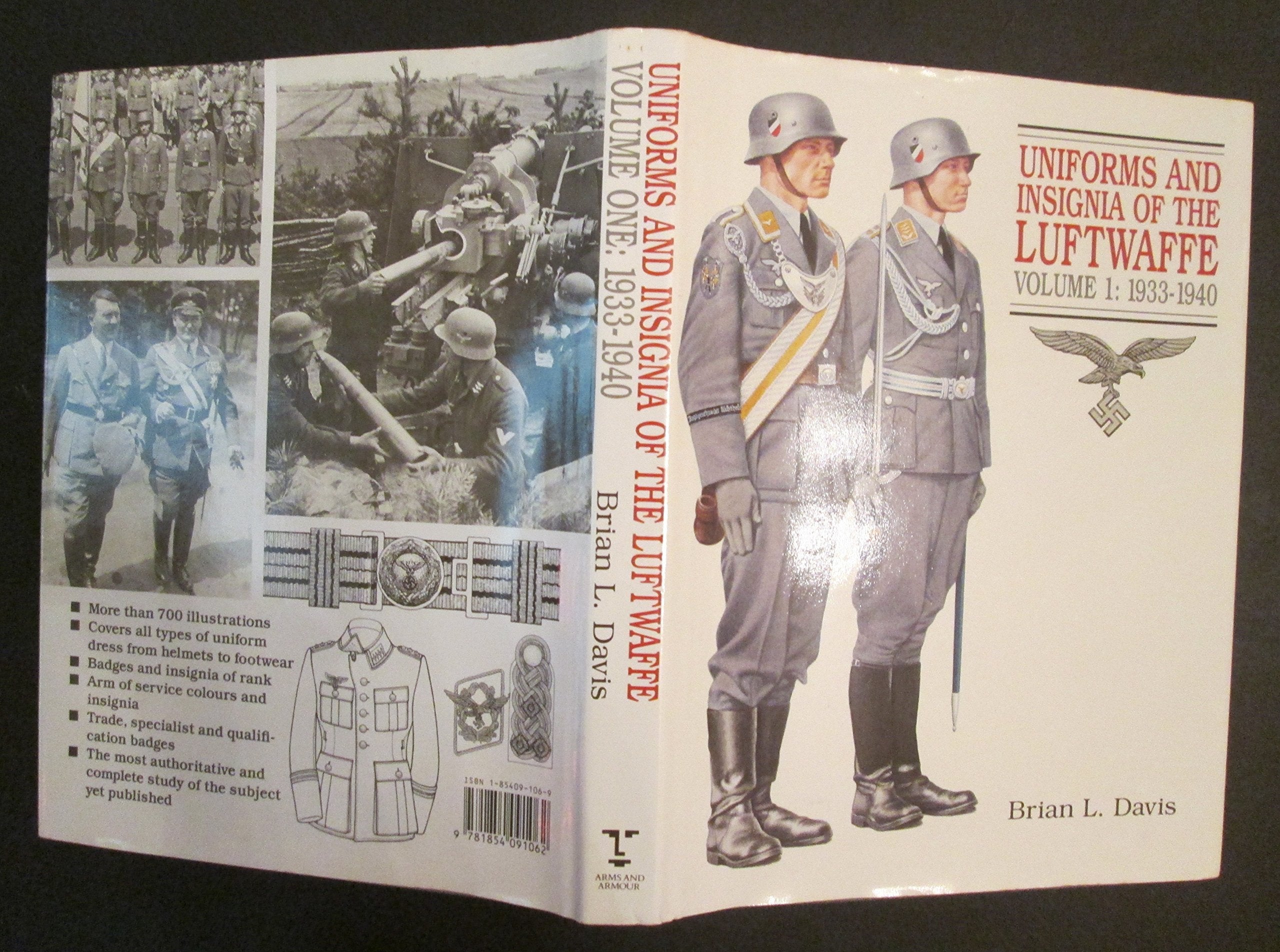 Uniforms and Insignia of the Luftwaffe: 1933-1940 (Vol 1 : 1933-1940) Social Sciences