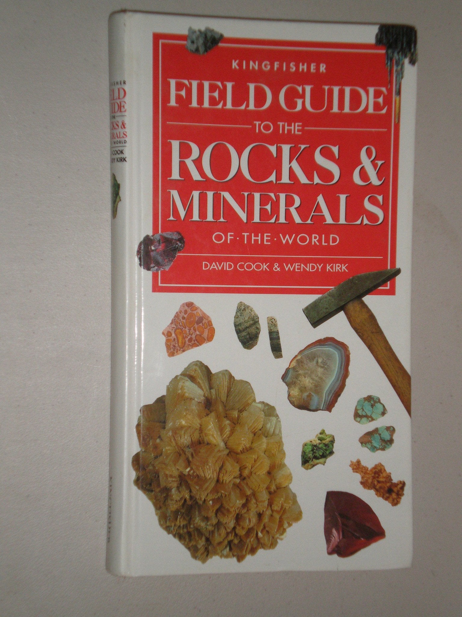 Field Guide to Rocks and Minerals of the World book
