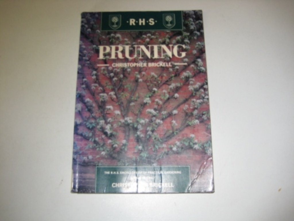 Pruning (The Royal Horticultural Society Encyclopaedia of Practical Gardening) Books