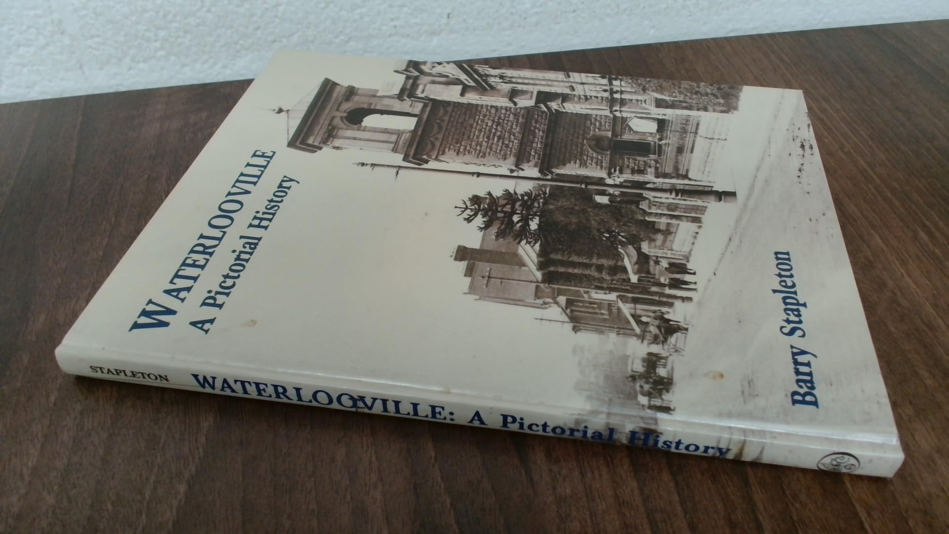 Waterlooville: A Pictorial History Social Sciences