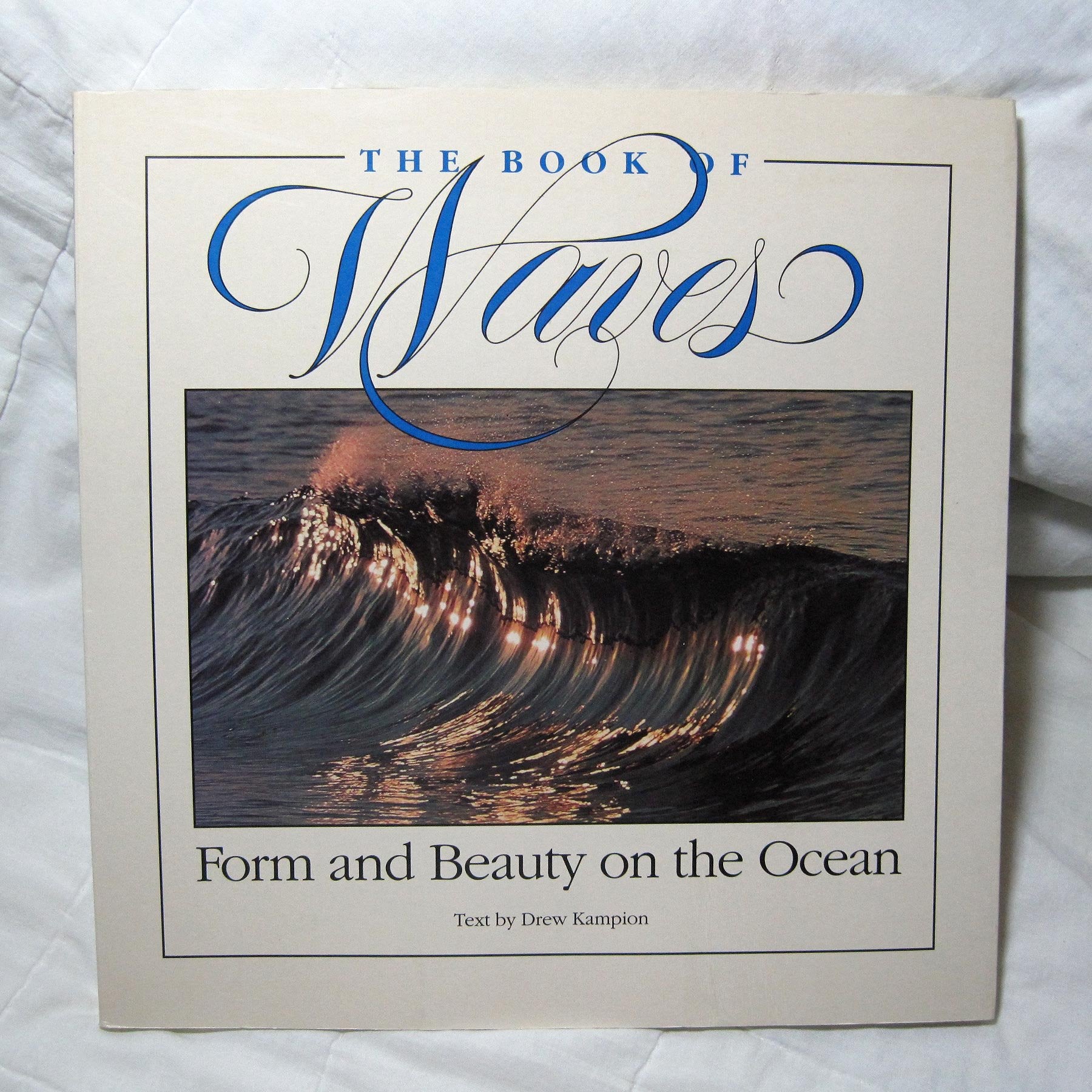 Book of Waves: Form and Beauty of the Ocean Travel