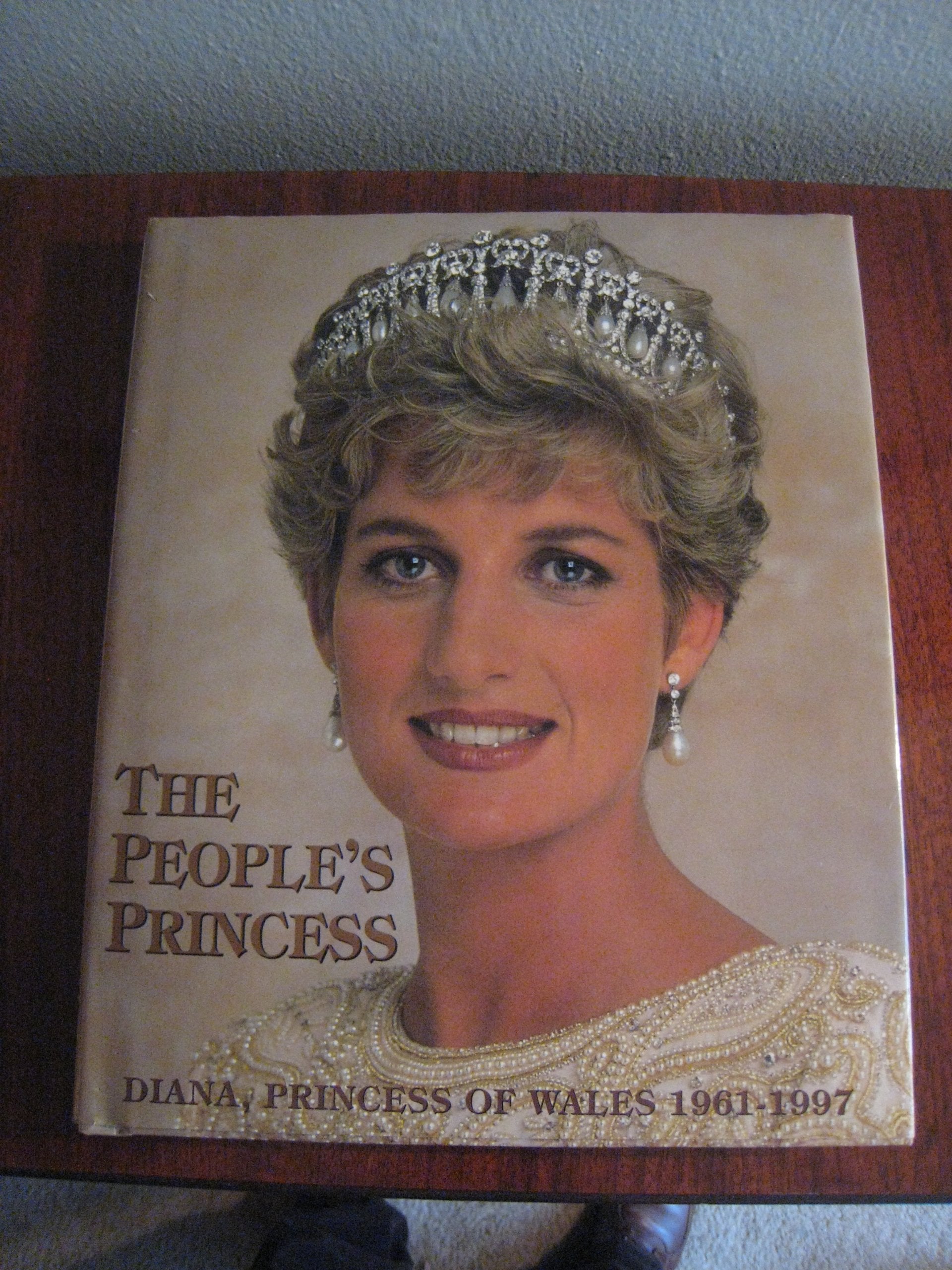 Diana : A Tribute to the People's Princess Books