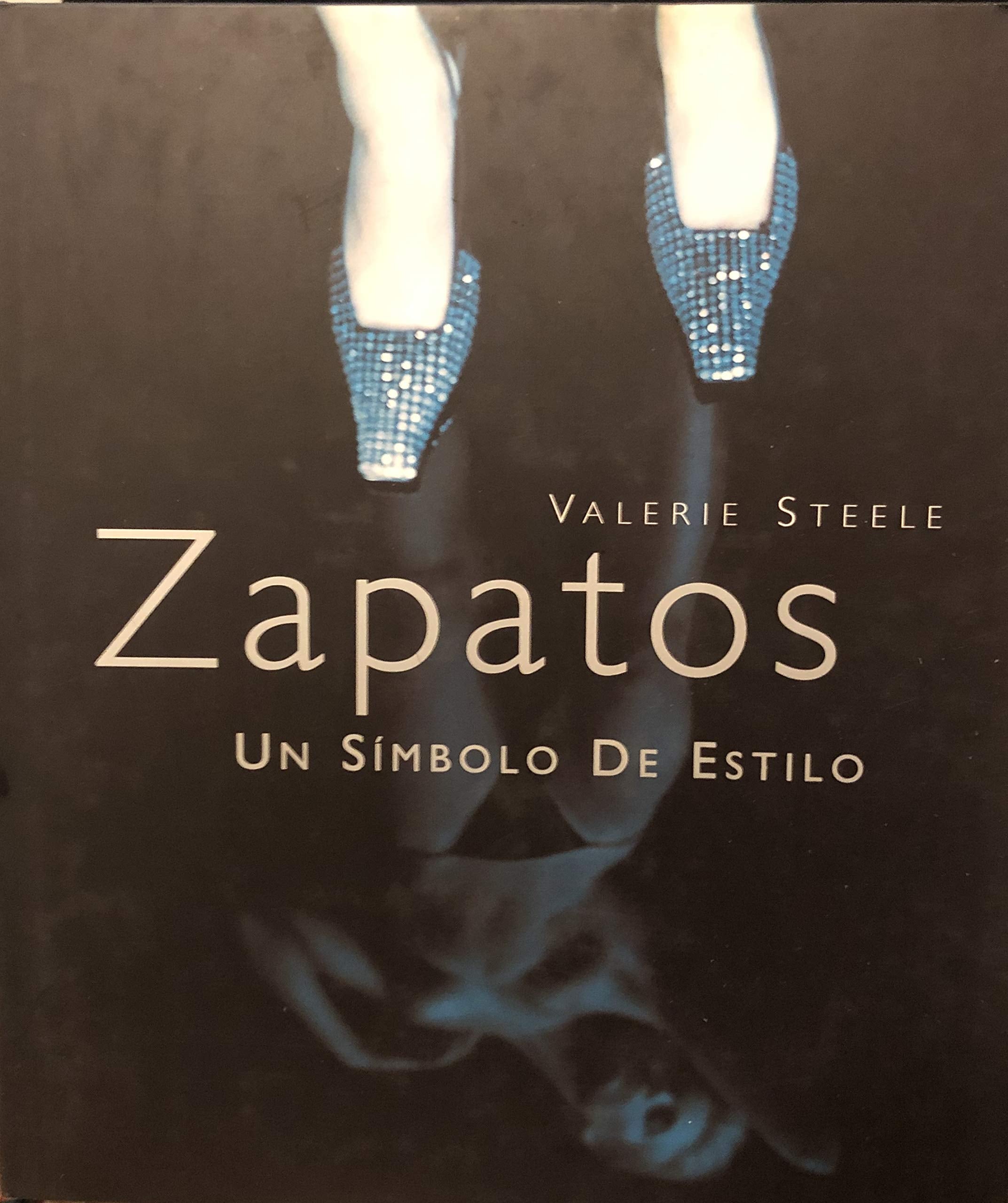 Zapatos. un simbolo de estilo book