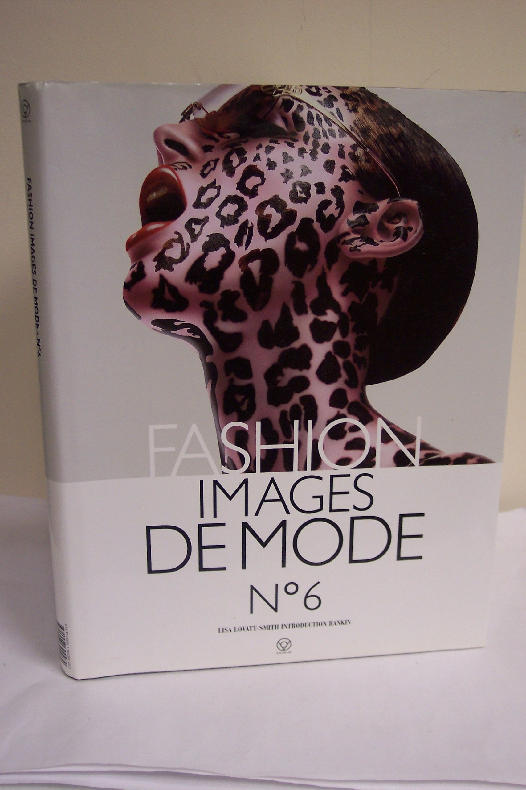 Fashion Images de Mode.No.6 Social Sciences