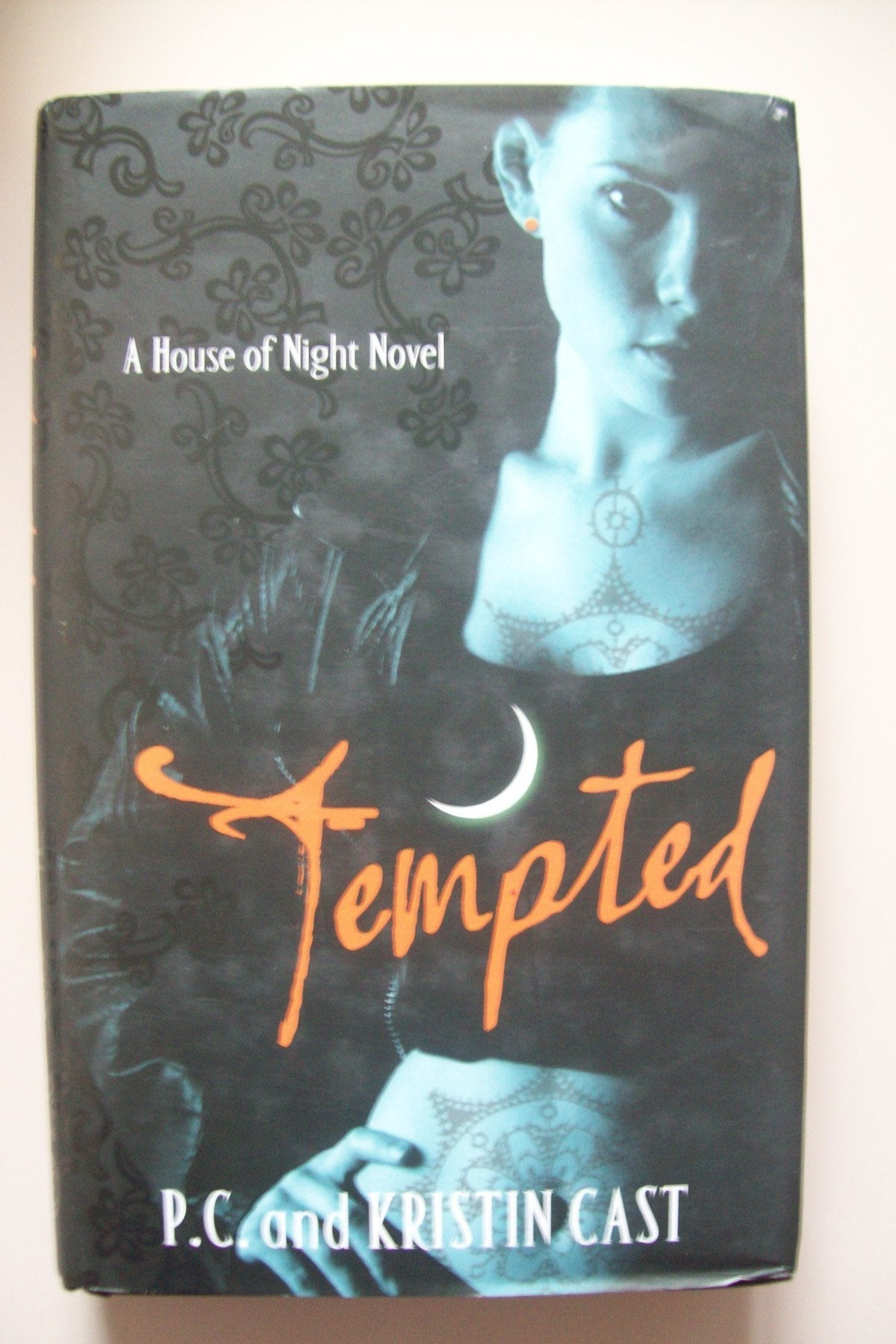 Tempted: Number 6 in series (House of Night) Fantasy & Sci-Fi