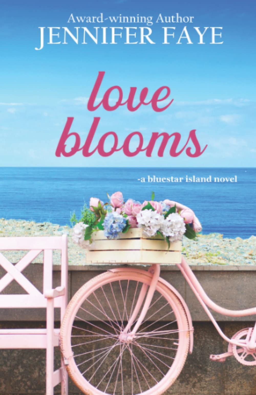 Love Blooms: A Clean Small Town Romance: (Bluestar Island, book 1) (The Bell Family of Bluestar Island, Band 1) Contemporary literature Books