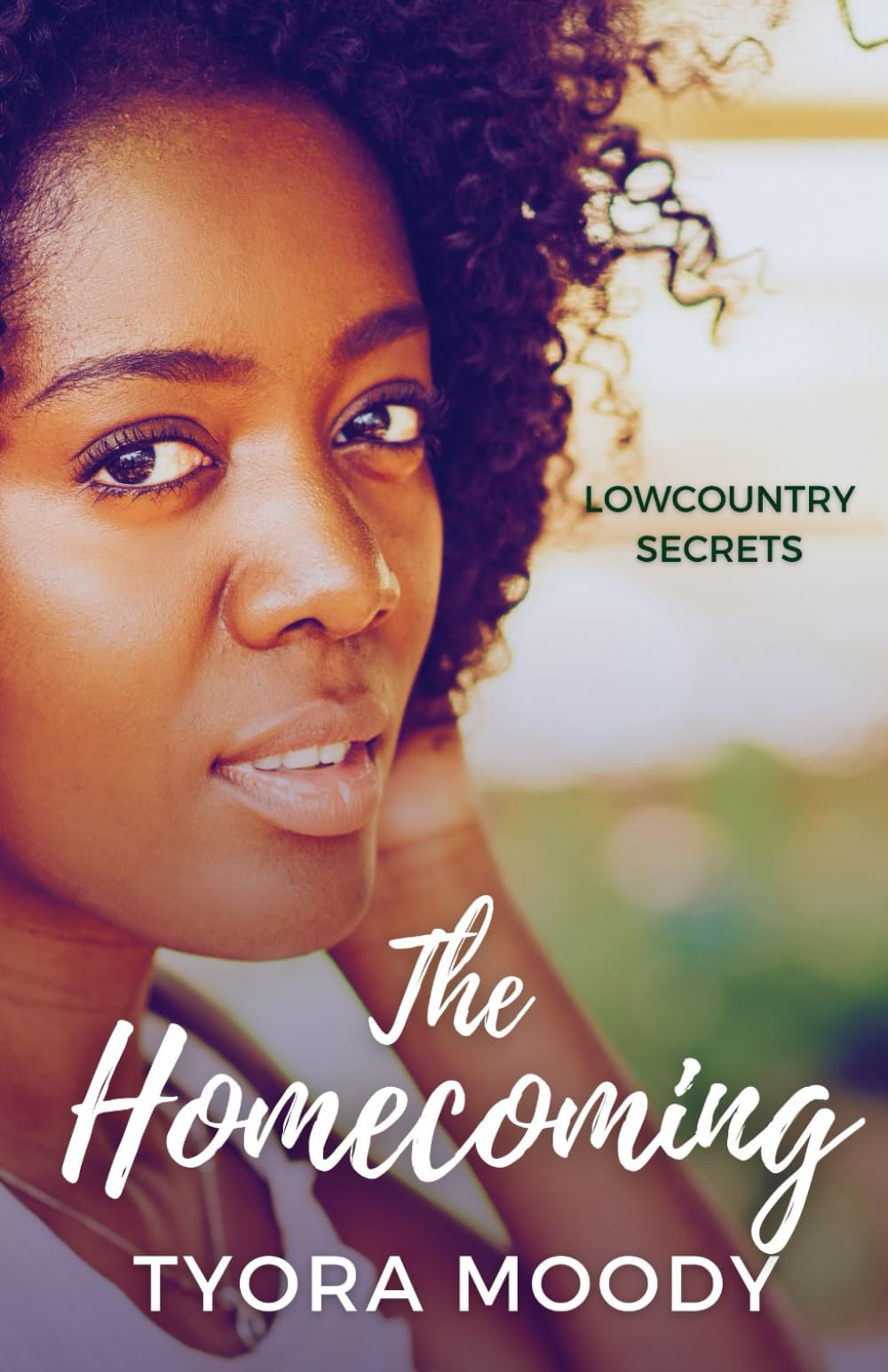 The Homecoming: A Romantic Suspense (Lowcountry Secrets, Band 1) International