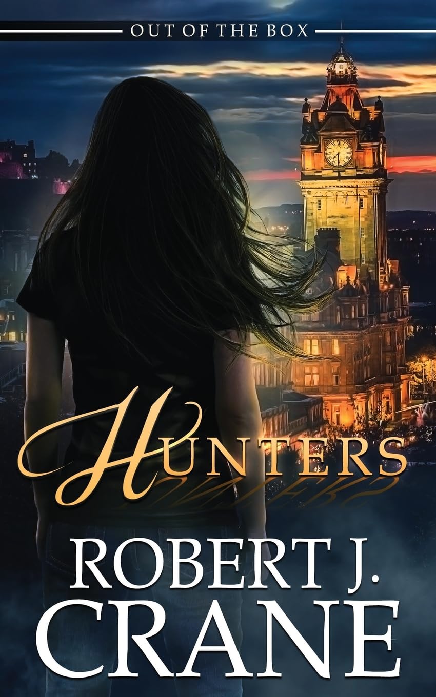 Hunters (The Girl in the Box, Band 25) Action & Adventure