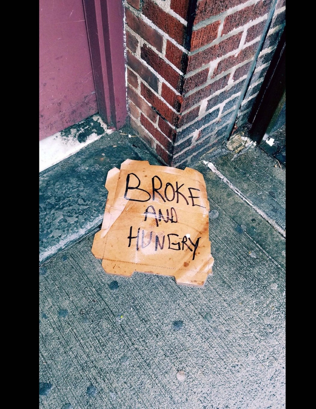 Sketchbook: 8.5 x 11 Paperback Matte Cover: Broke & Hungry sign, 200 durable blank pages (New York Shots, Band 12) Media & Communication