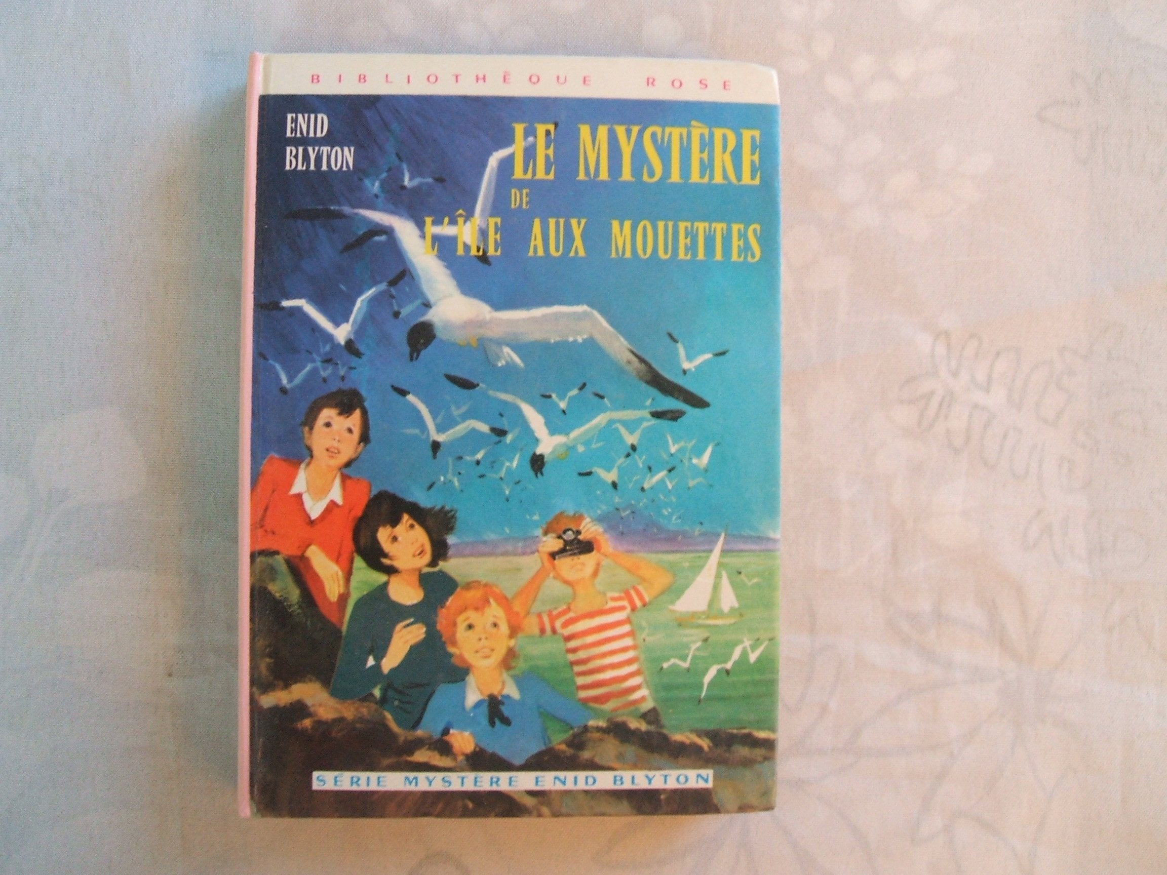 Le Mystère de l'Île aux mouettes (Bibliothèque rose) Books