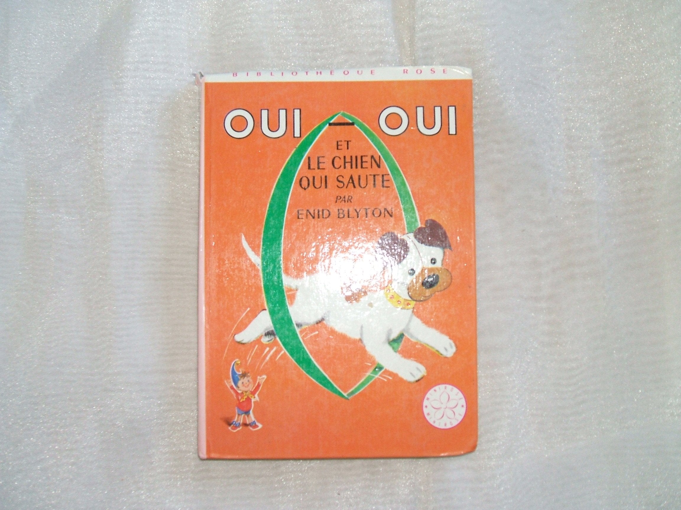 Oui-Oui et le chien qui saute book