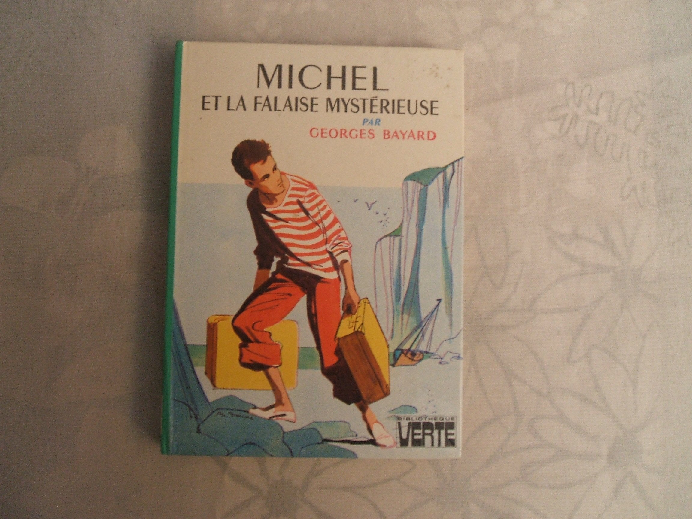 Michel et la falaise mystérieuse Books