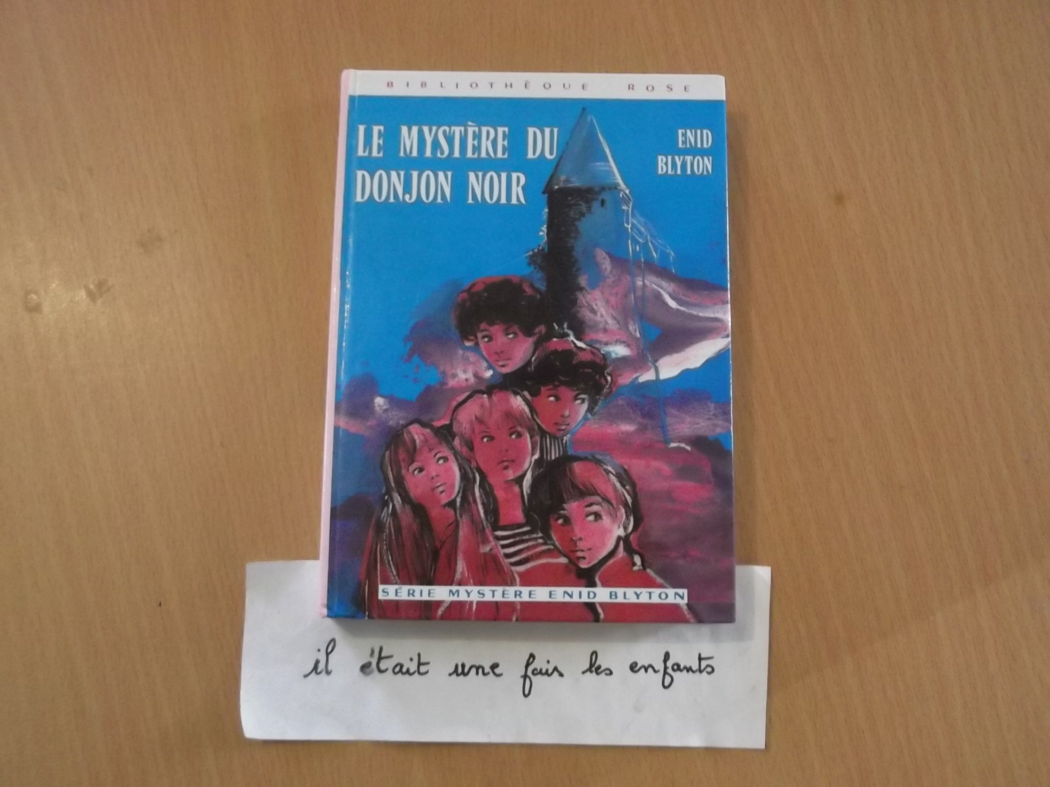 Le Mystère du donjon noir (Bibliothèque rose) Books