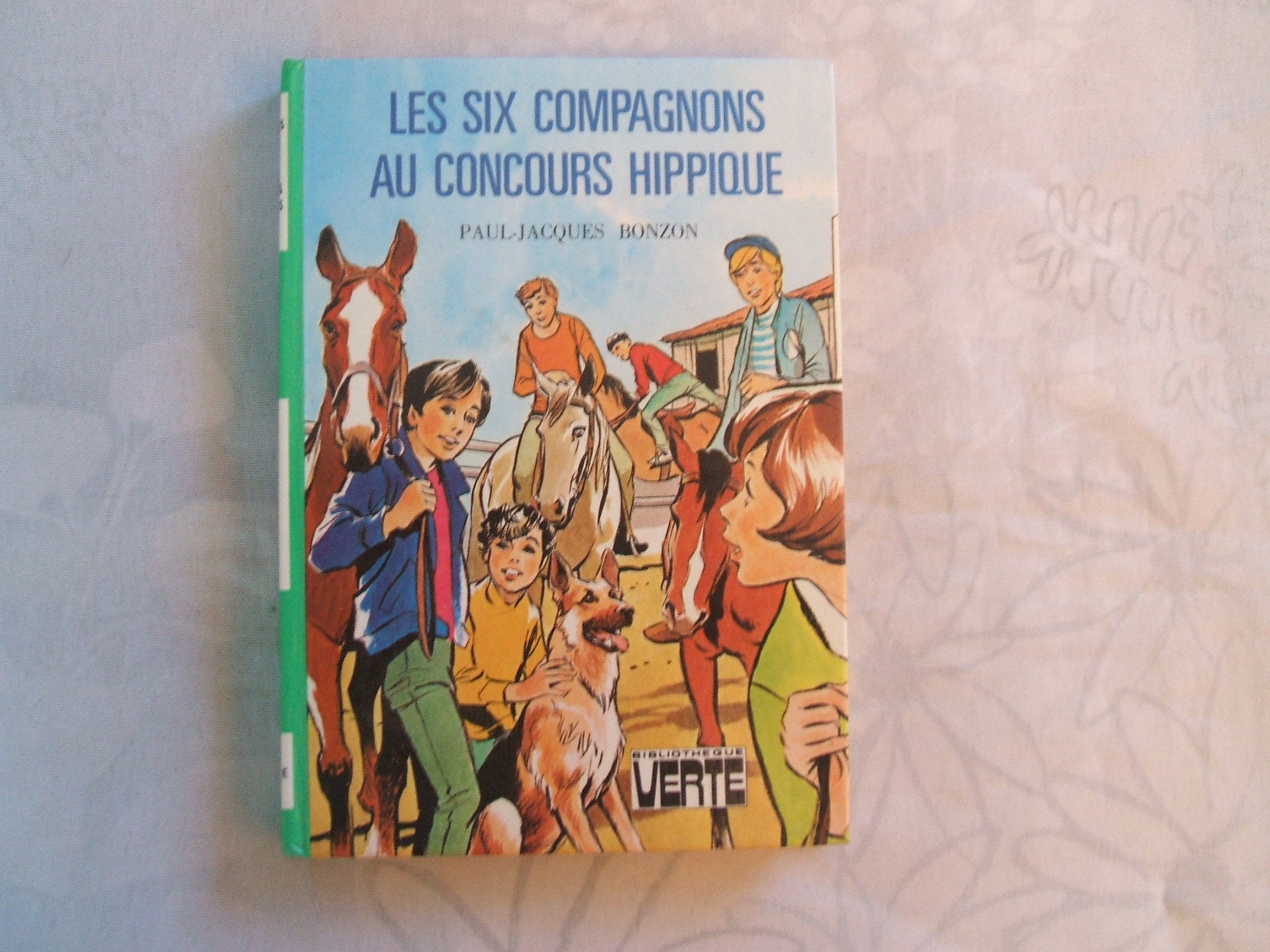 Les Six compagnons au concours hippique Books