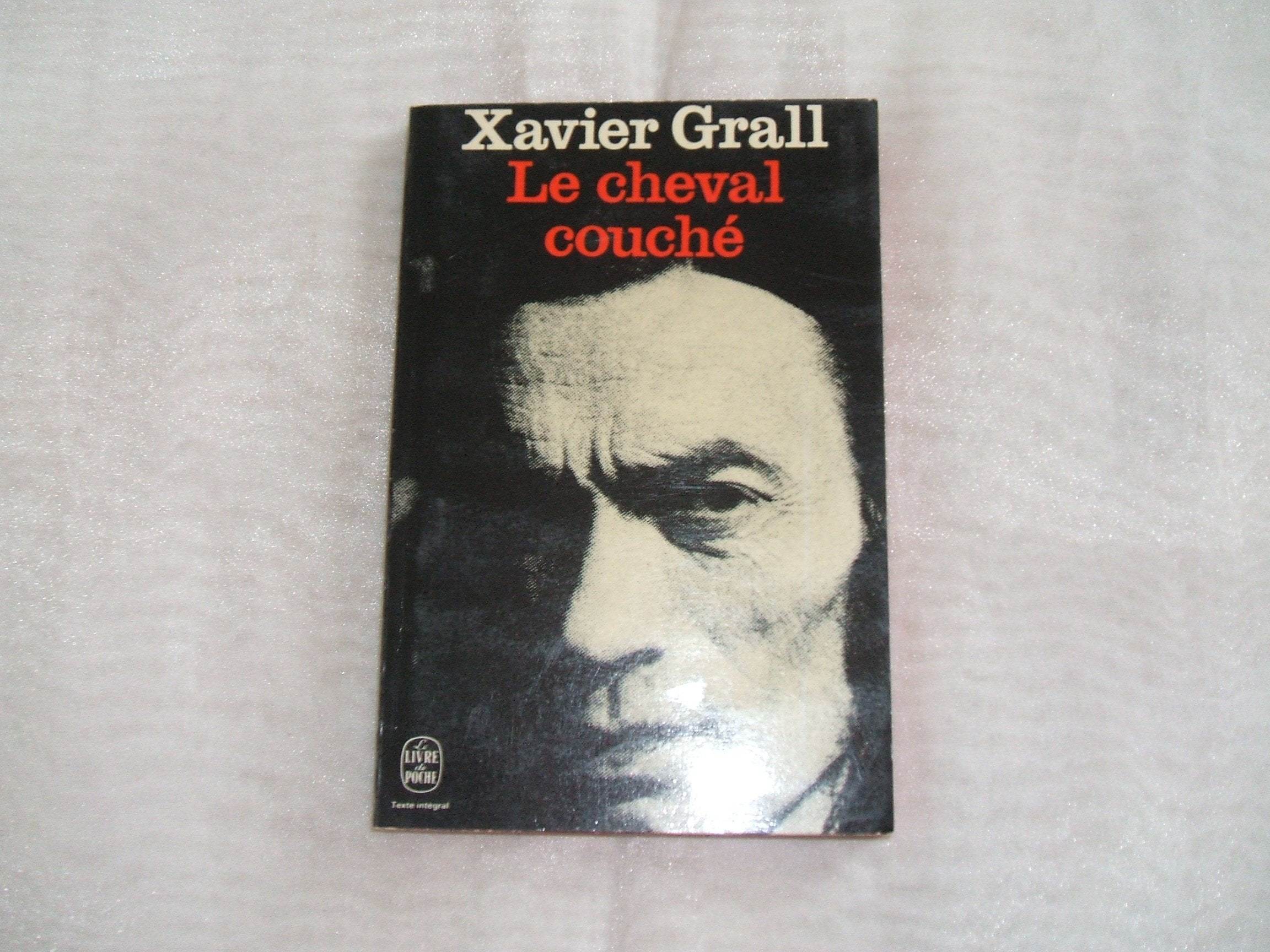 Le cheval couche (Litterature & sciences humaines) (French Edition) Books