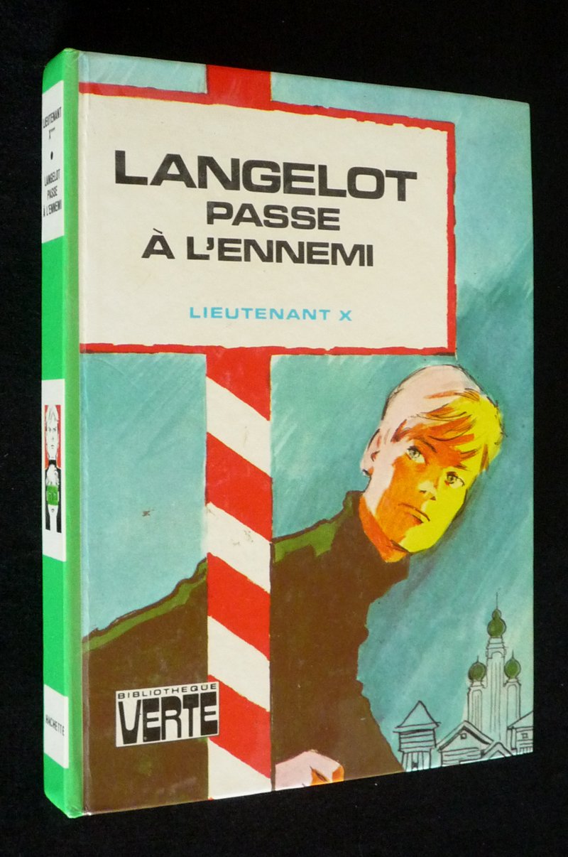 Langelot passe à l'ennemi (Bibliothèque verte) Books