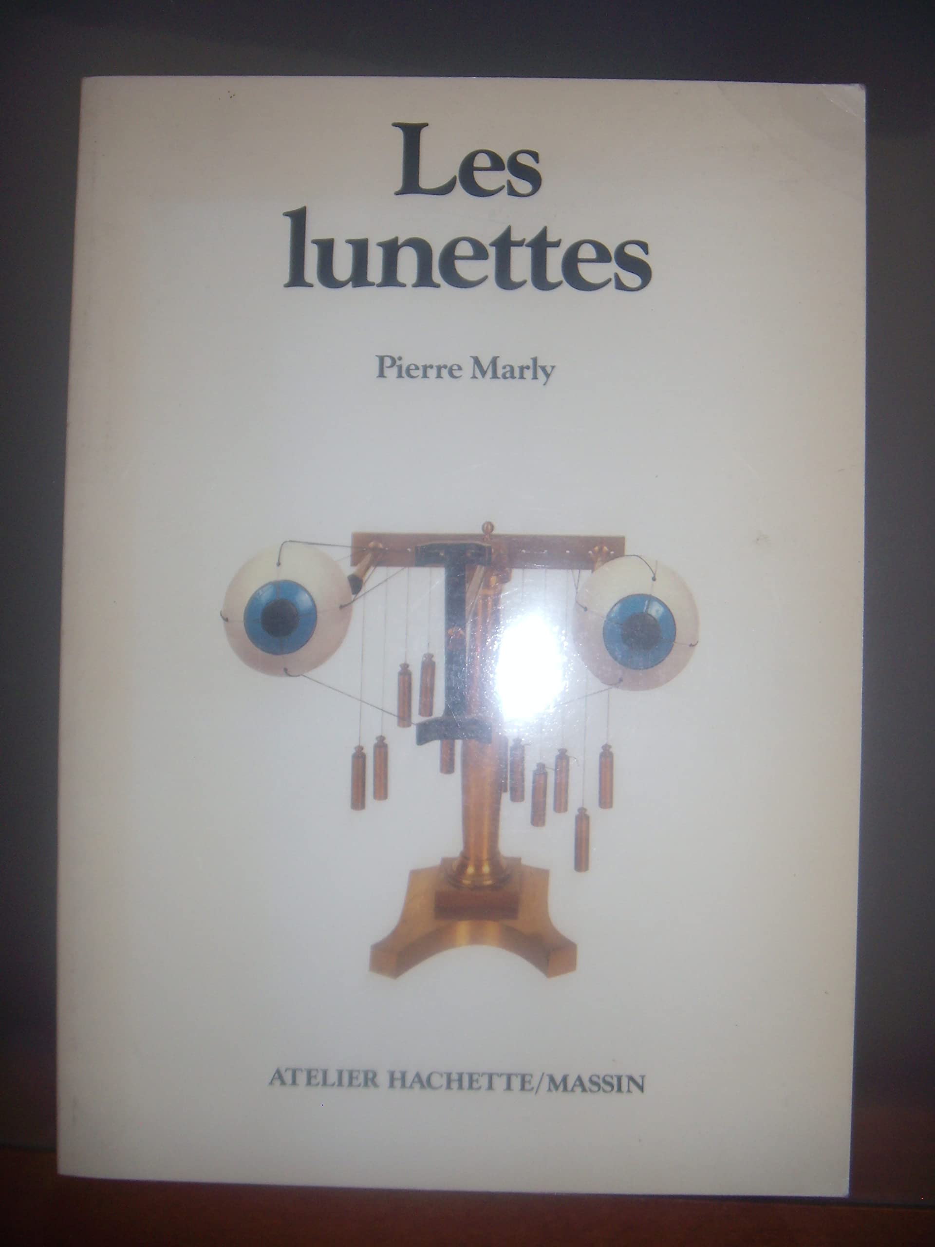 Les lunettes. Textes de Paul Bièrent, Jean-Claude Margolin et Georges Perrec. 400 illustrations en noir et en couleurs, bibliographie. Couverture illustrée couleurs. Illustrations noir et couleurs in et hors-texte. In-4° broché, paperback, in tres bon... Books