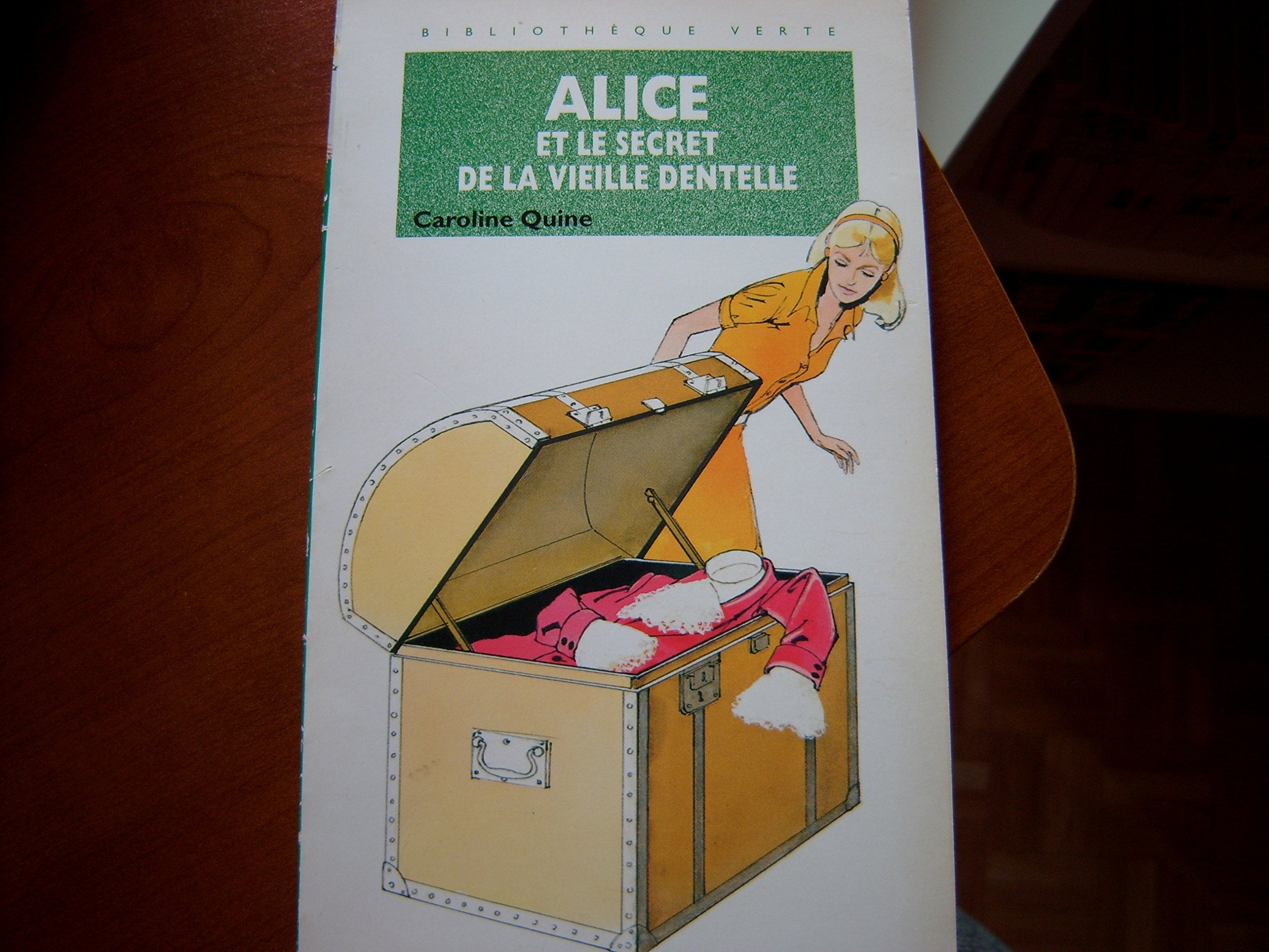 Alice et le secret du parchemin Books