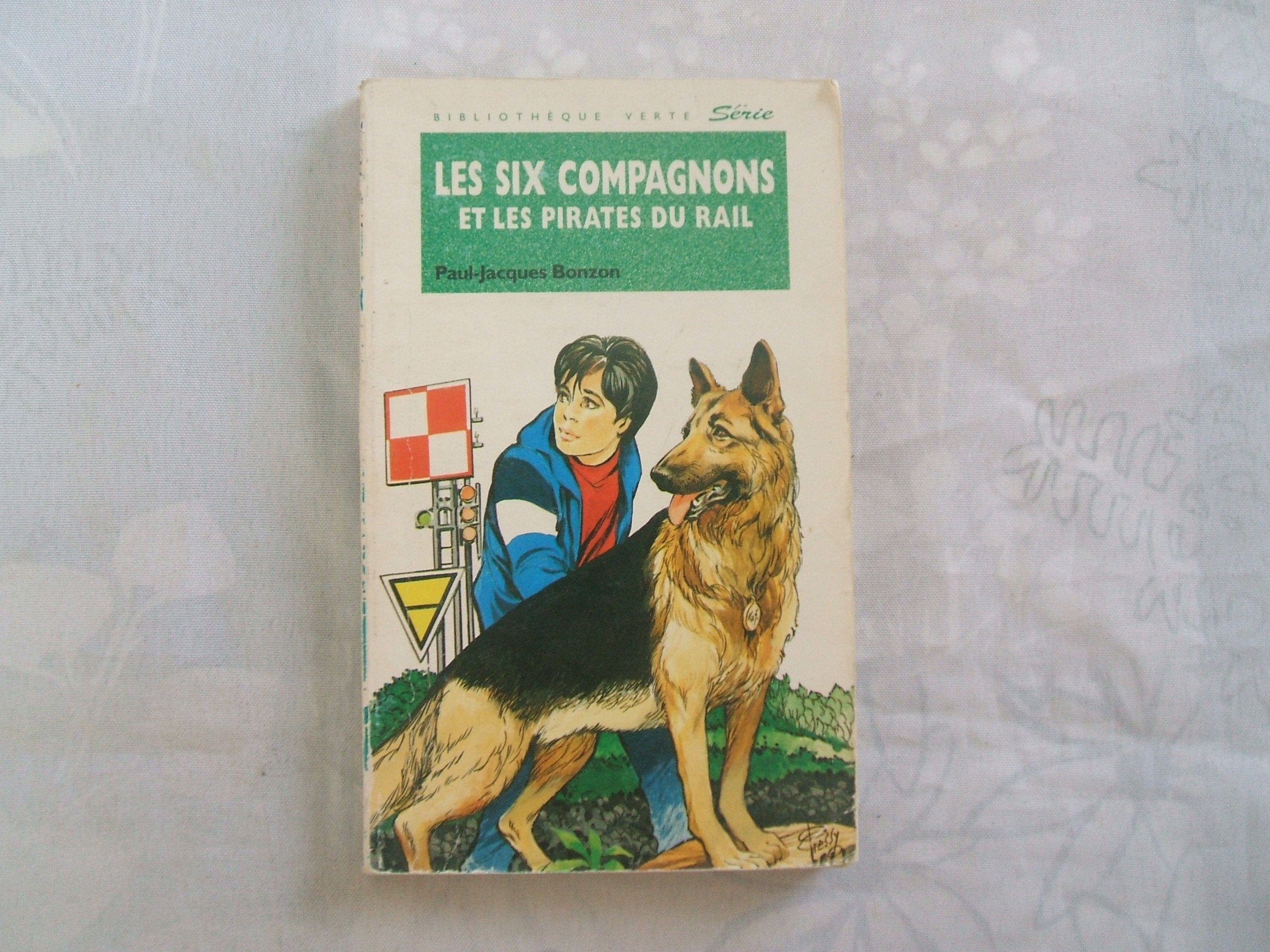 Les Six compagnons et les pirates du rail Books