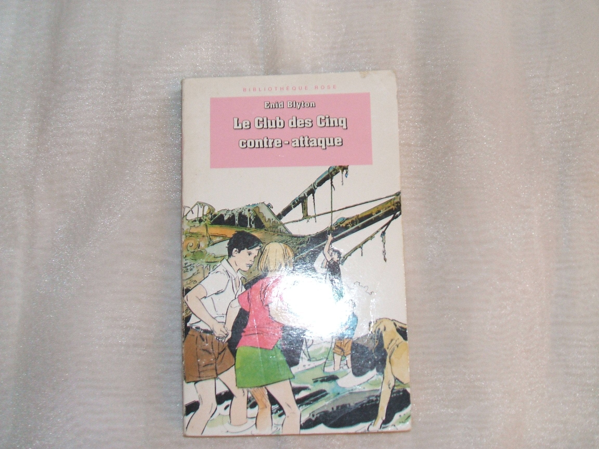 Le Club des cinq contre-attaque Books