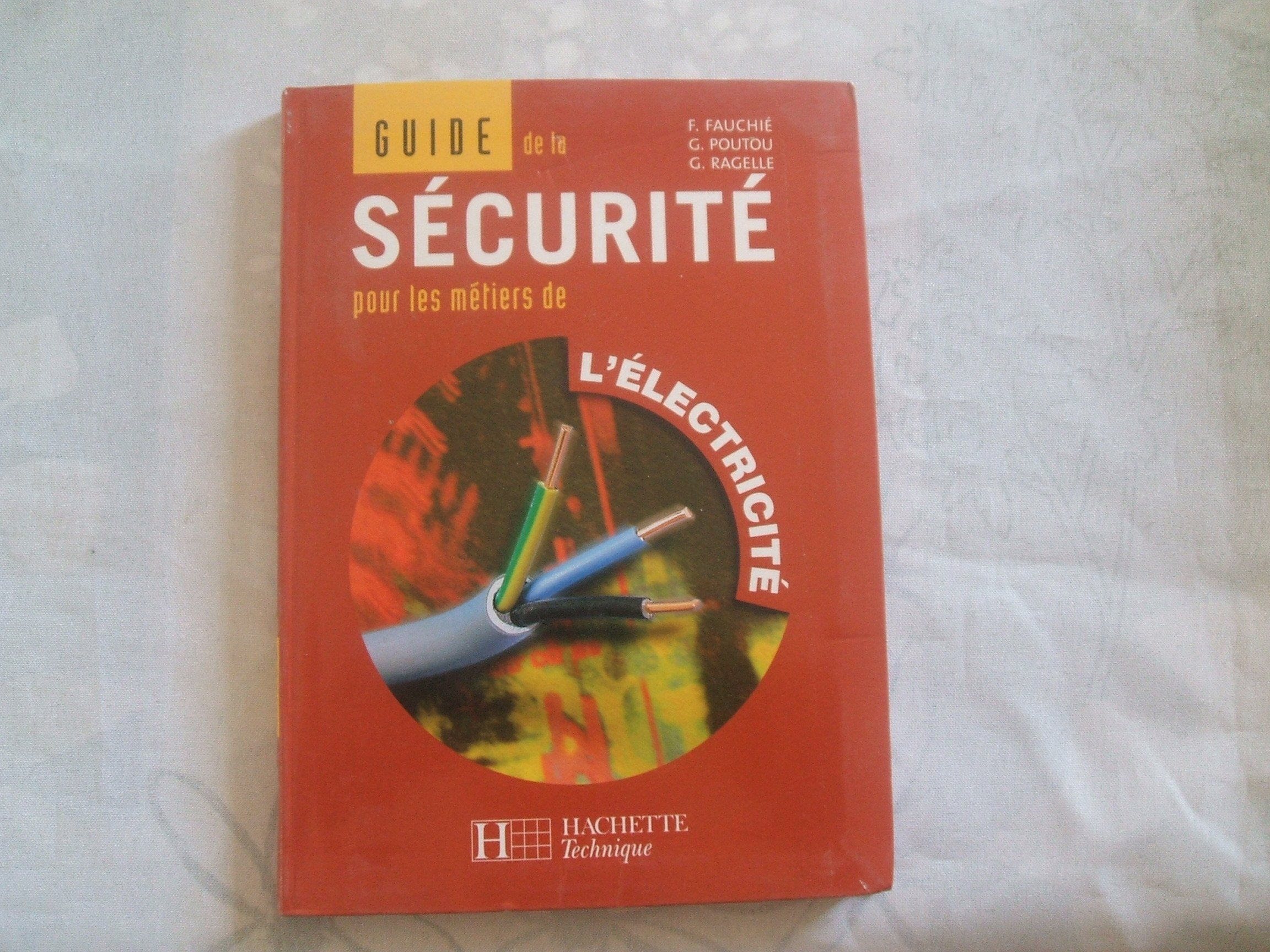 Précis de sécurité, électricité : Livre de l'élève book
