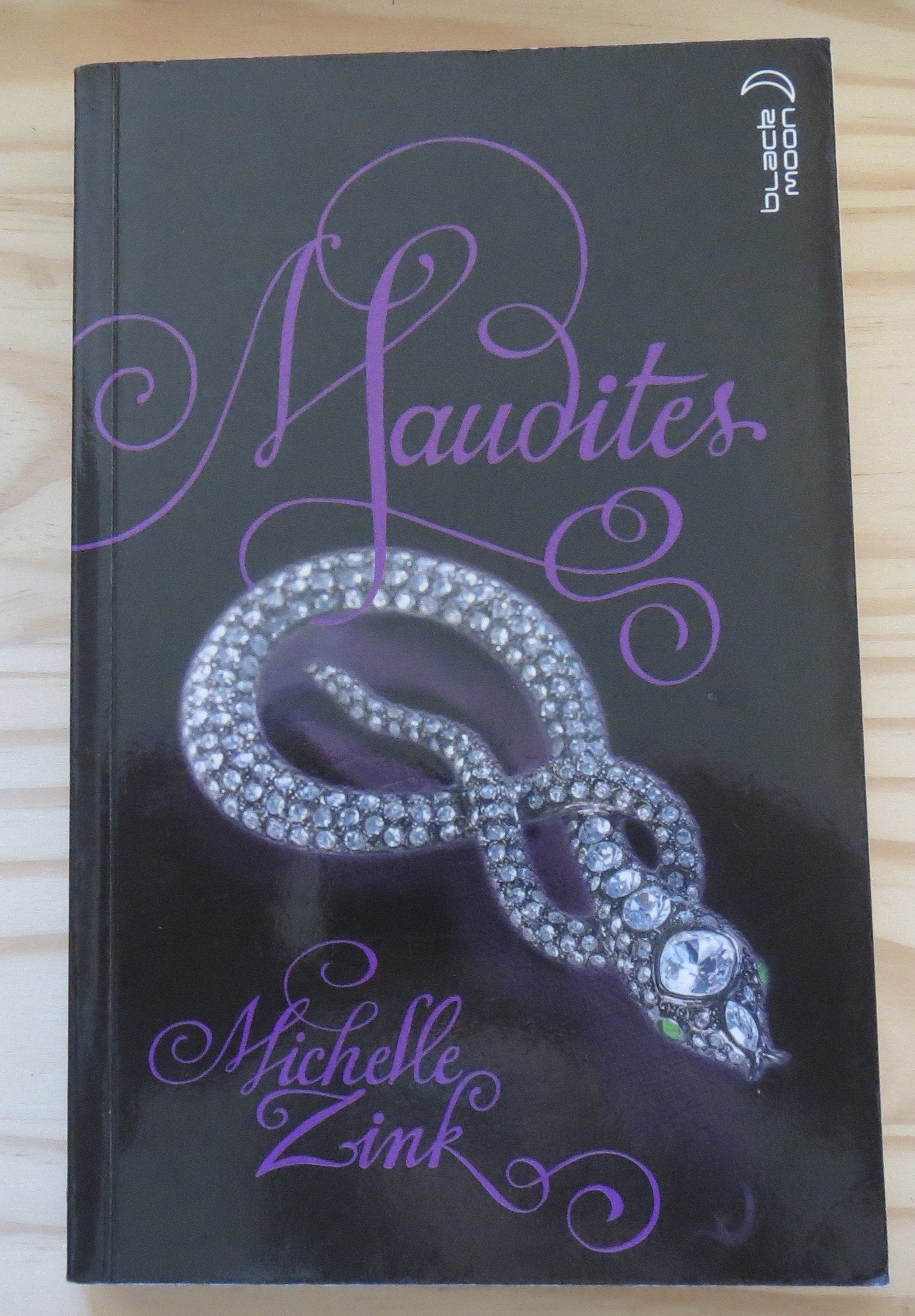 Maudites - tome 1 - La prophétie des soeurs Contemporary literature