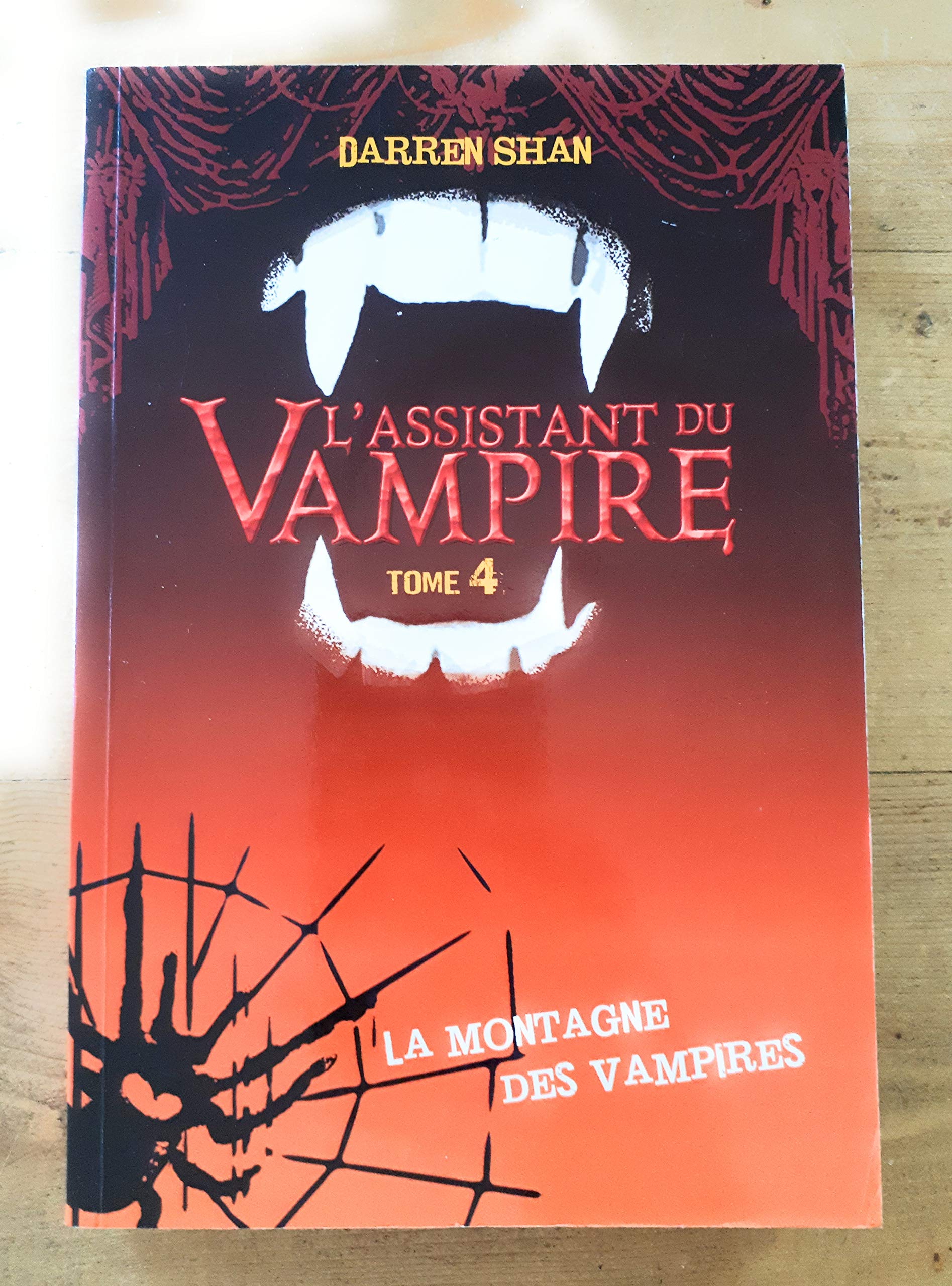 L'assistant du vampire - Tome 4 - La montagne des vampires book