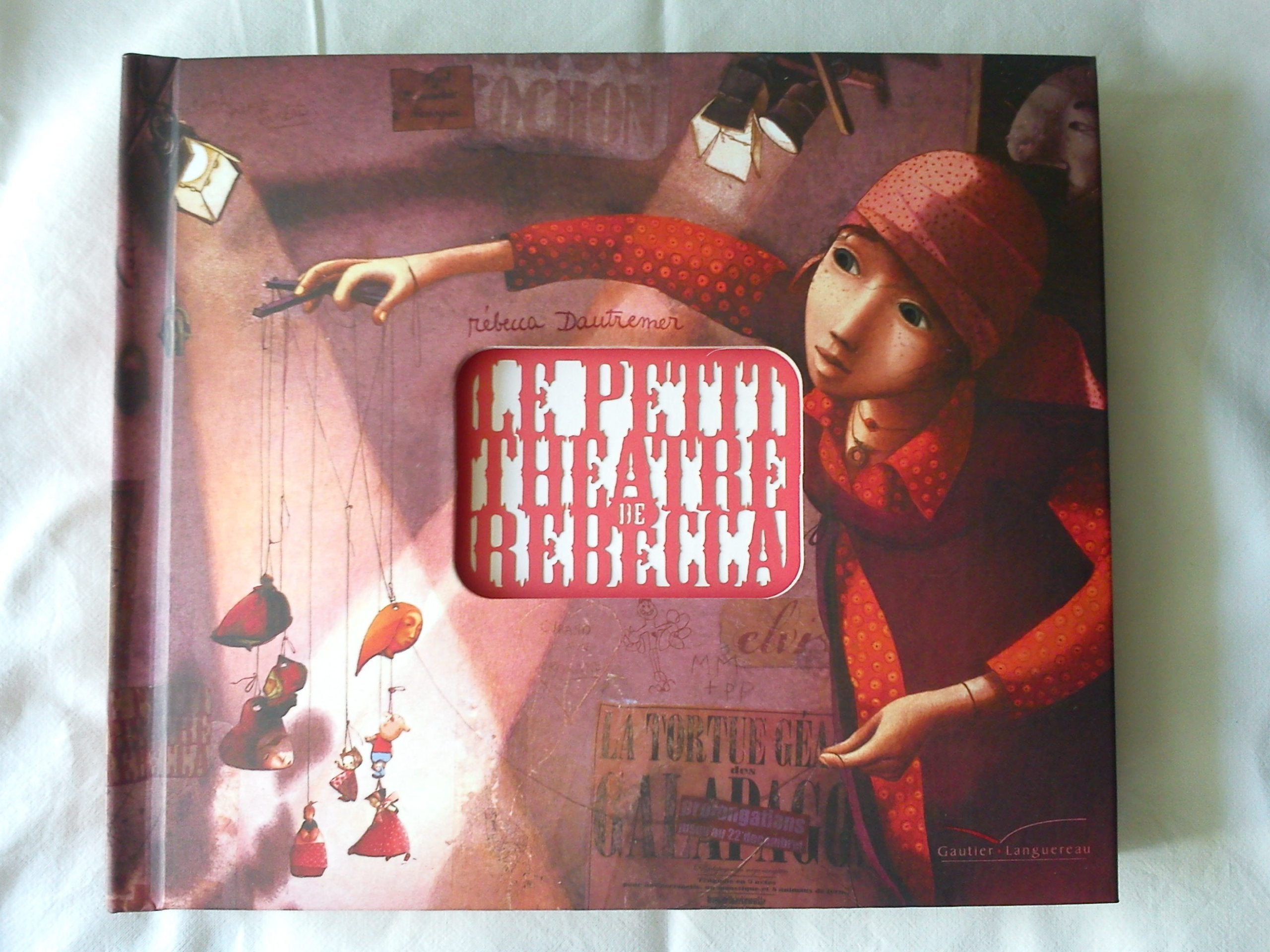 Le petit théâtre de Rébecca book
