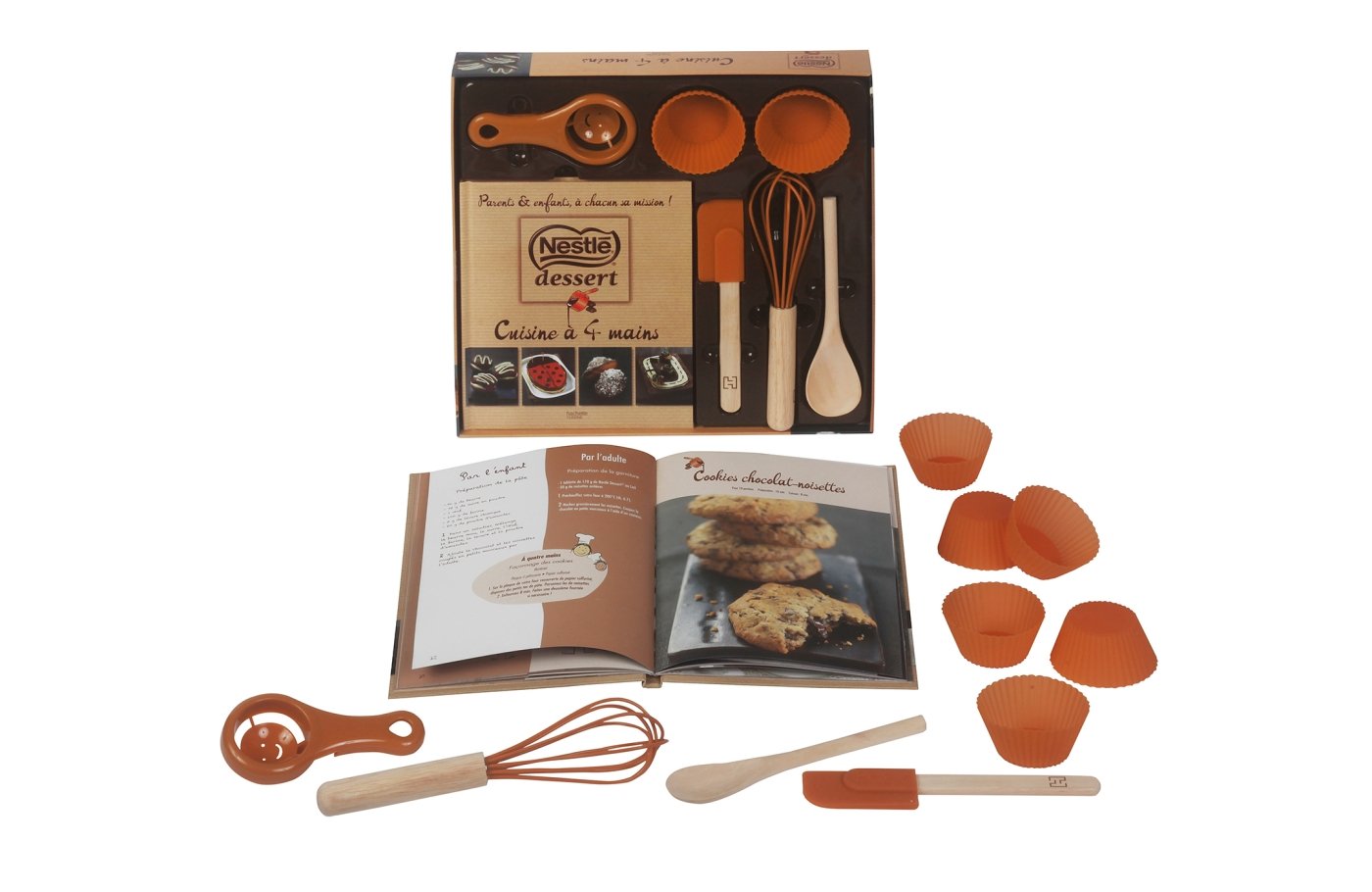 Coffret Nestlé Cuisine à 4 mains: Parents et enfants, à chacun sa mission ! book