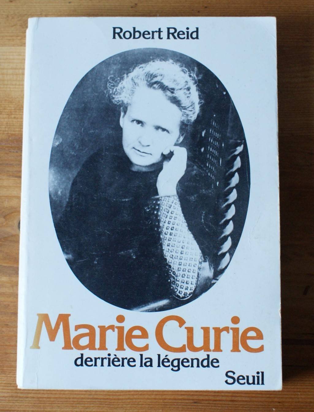 Marie Curie : Derrière la légende Books