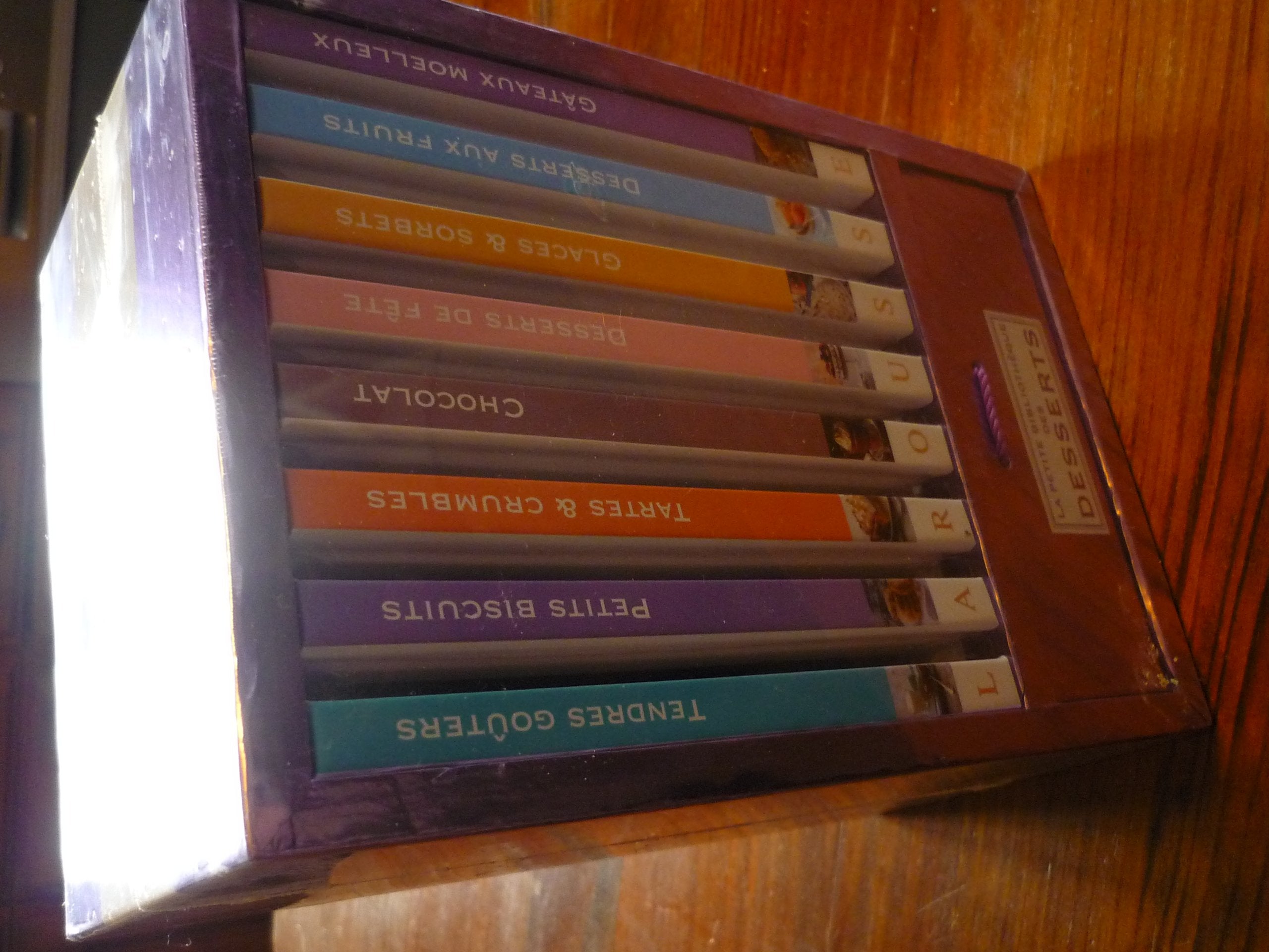 La petite bibliothèque des desserts: 8 livres de recettes Leisure, Home & Garden