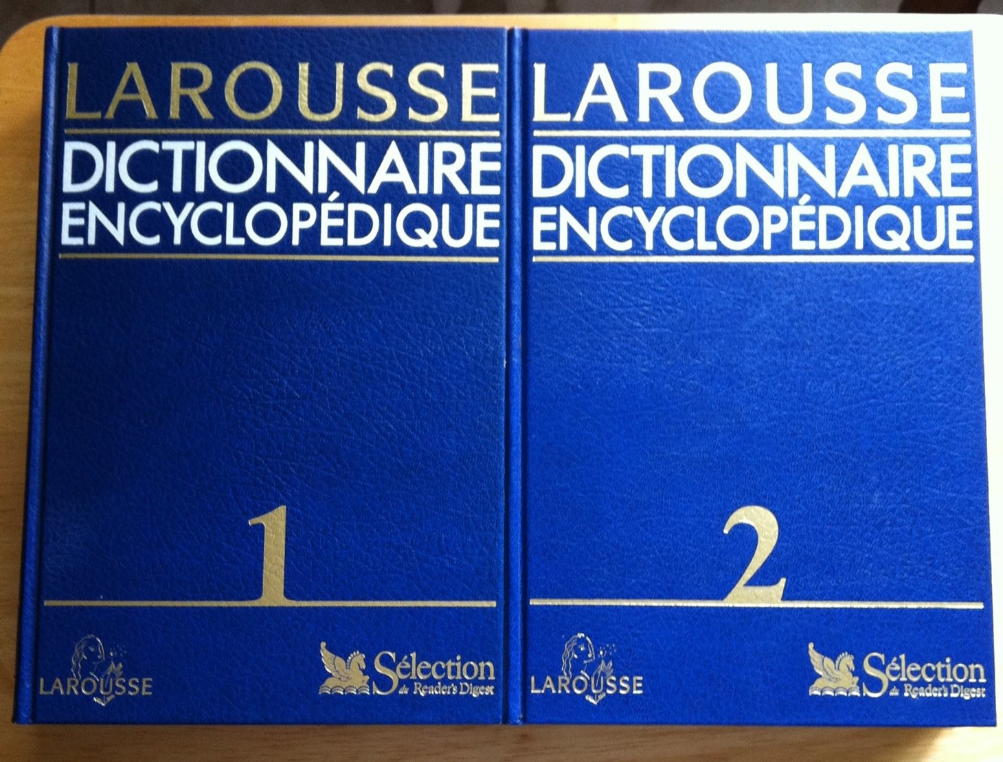 Larousse encyclopédique, 2 volumes book