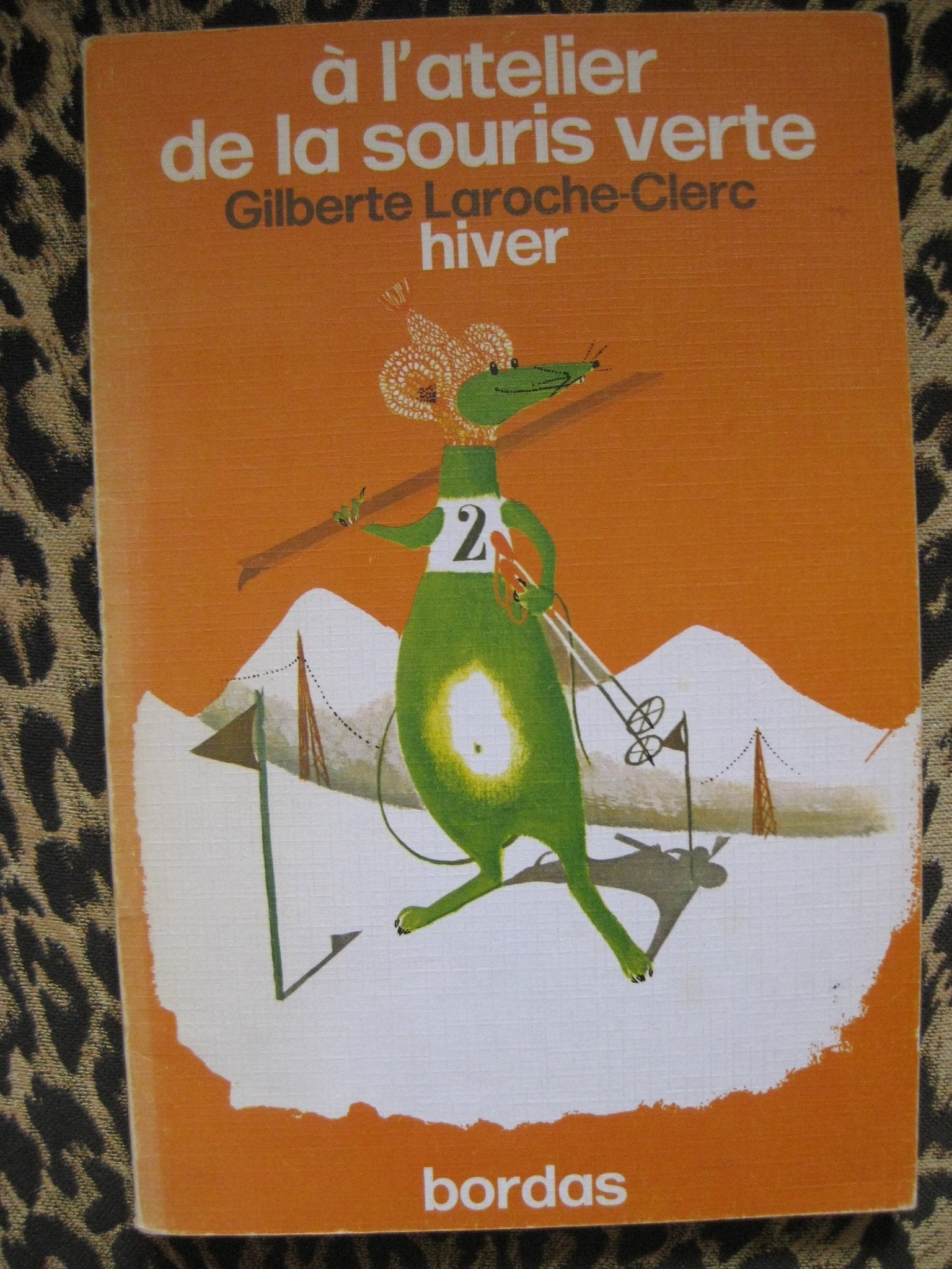 Hiver (À l'atelier de la souris verte) book