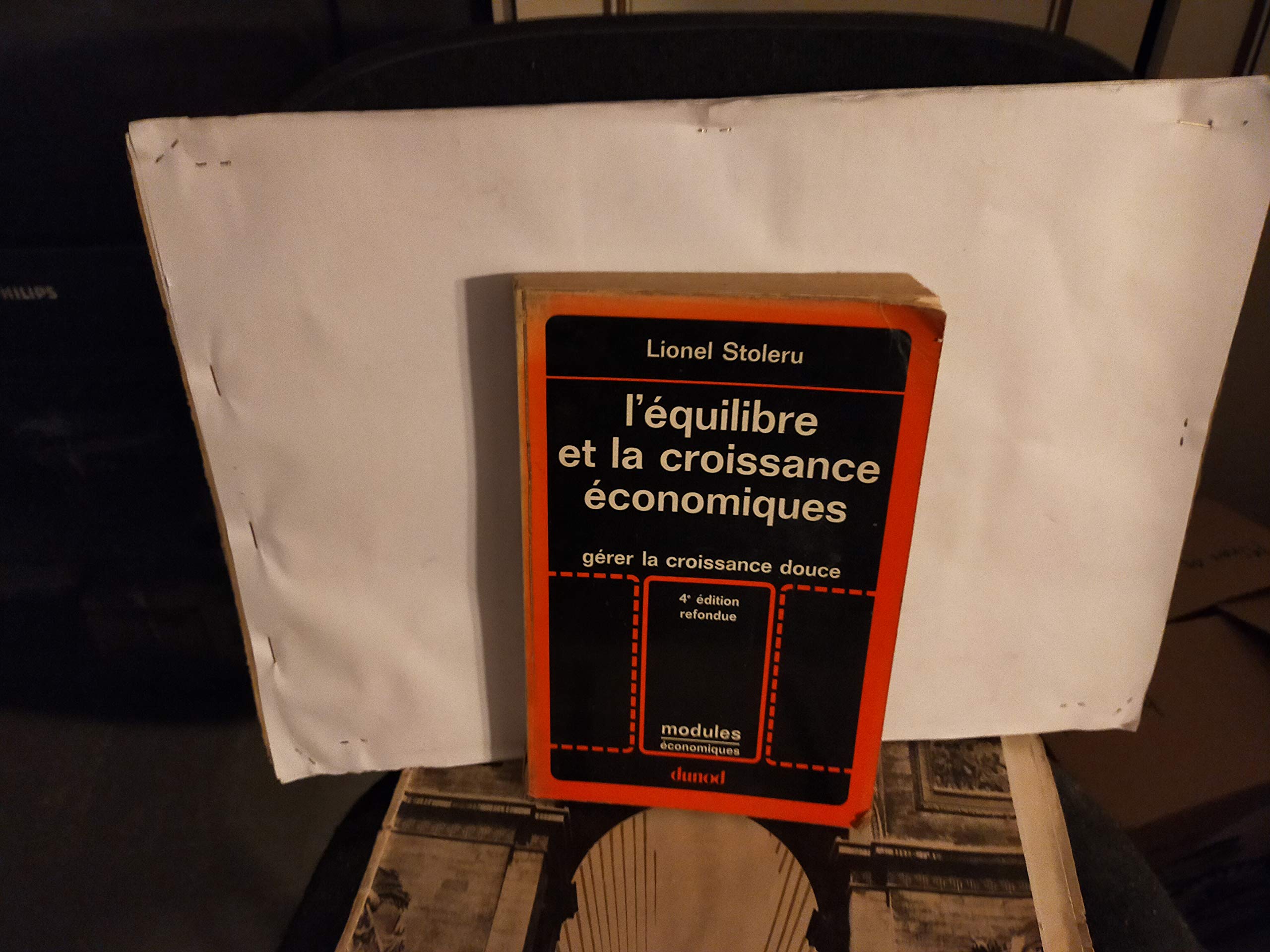 L'Equilibre et la croissance économique : gérer la croissance douce book
